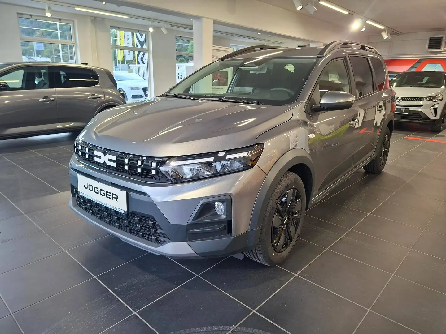 Dacia Jogger Expression TCe 110 PF 5-sitzig Grau - 1