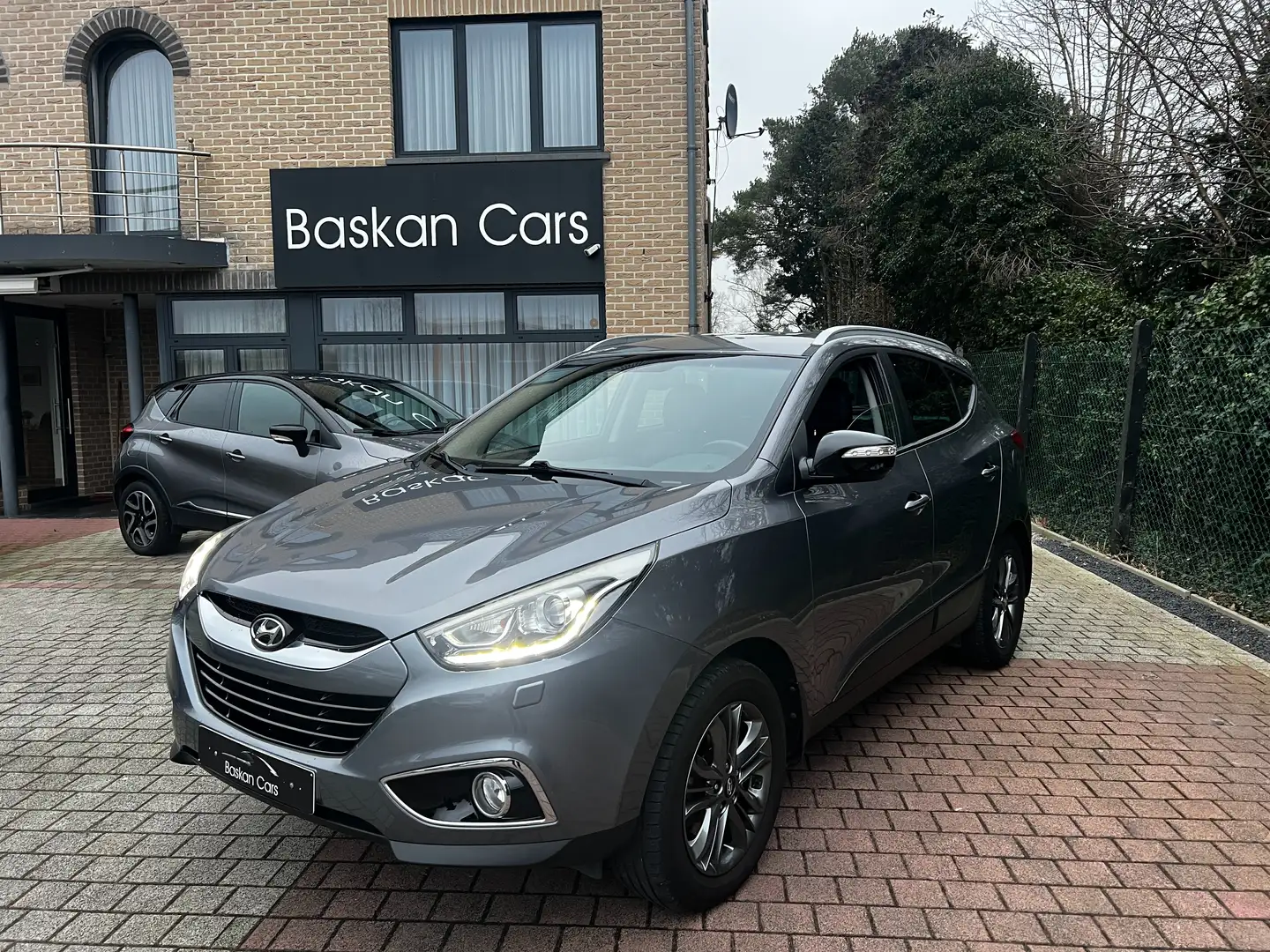 Hyundai iX35 1.6i 2WD Executive/M2015/95.000KM/AIRCO/TOP STAAT Gris - 2