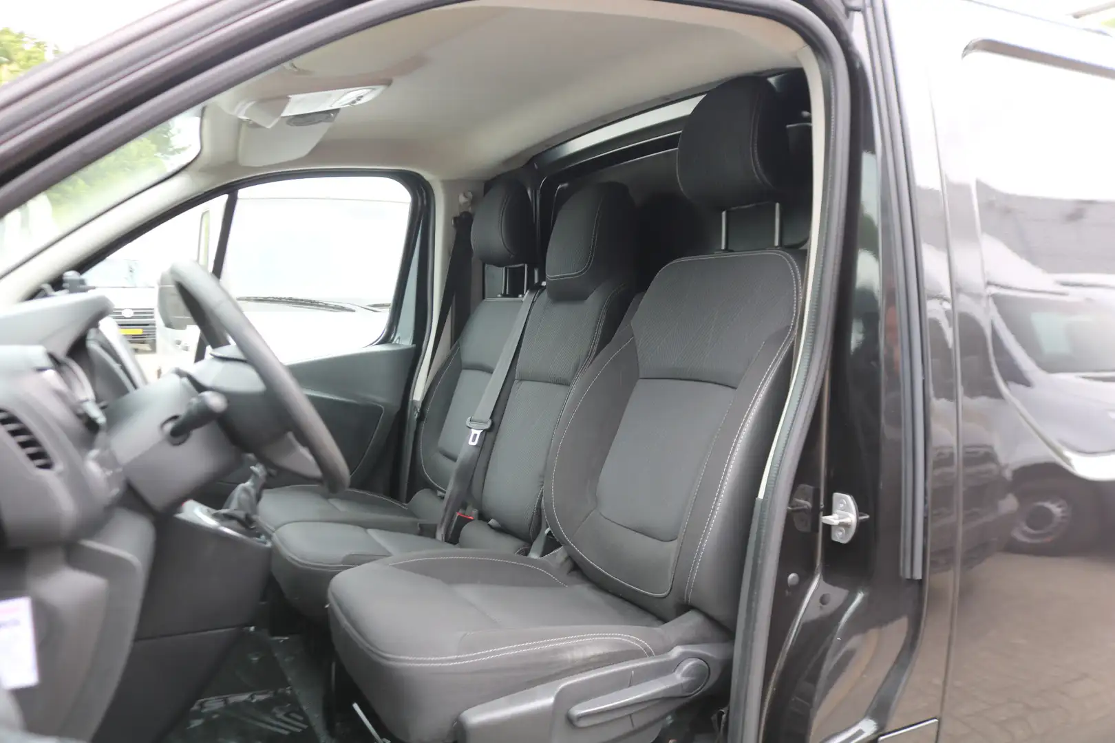 Renault Trafic 2.0 dCi 145pk L2 H1 Airco Imperiaal Trekhaak Negro - 2