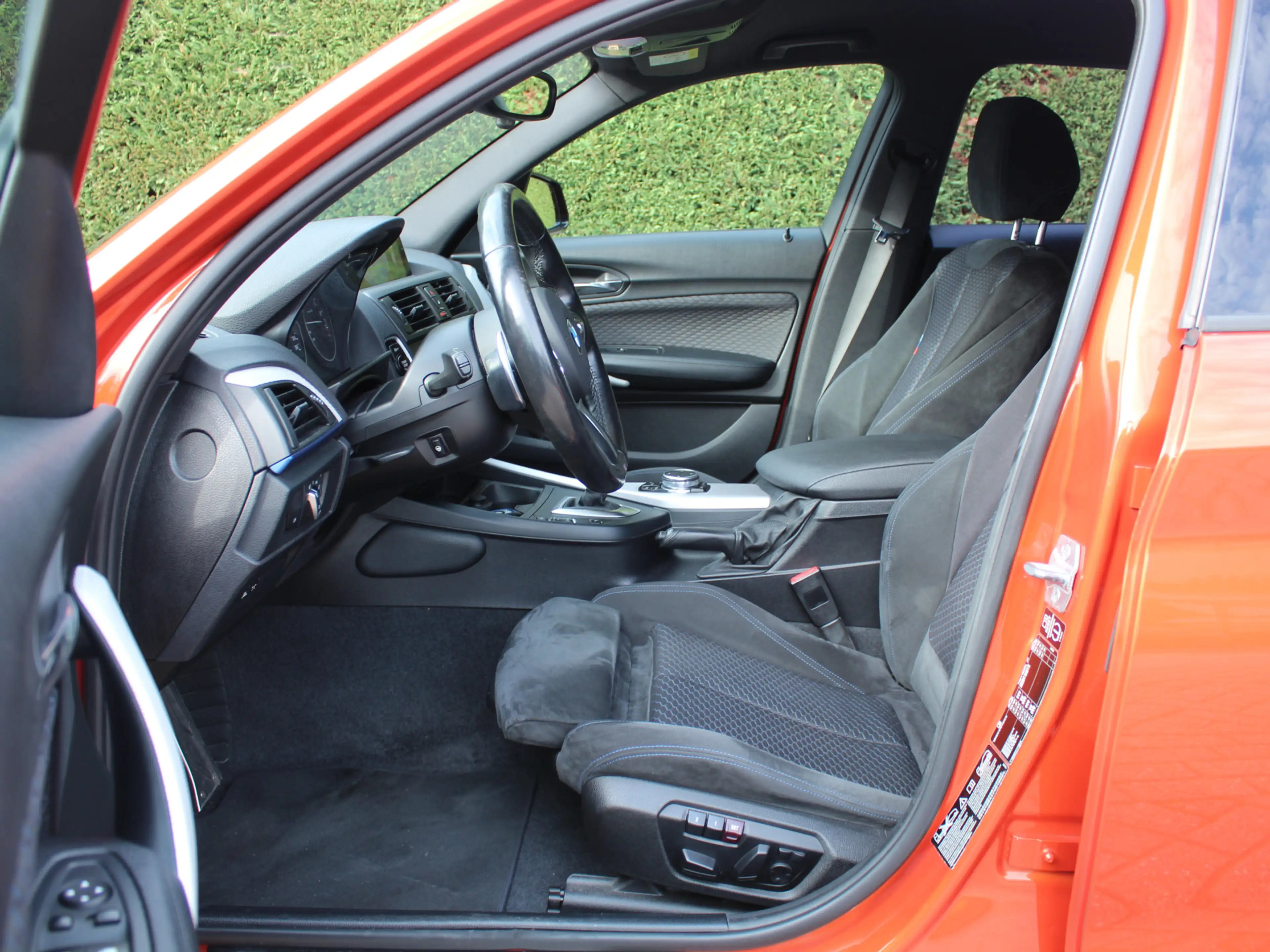 BMW 135 1-serie M135i xDrive High Executive | M Performanc — photo 10
