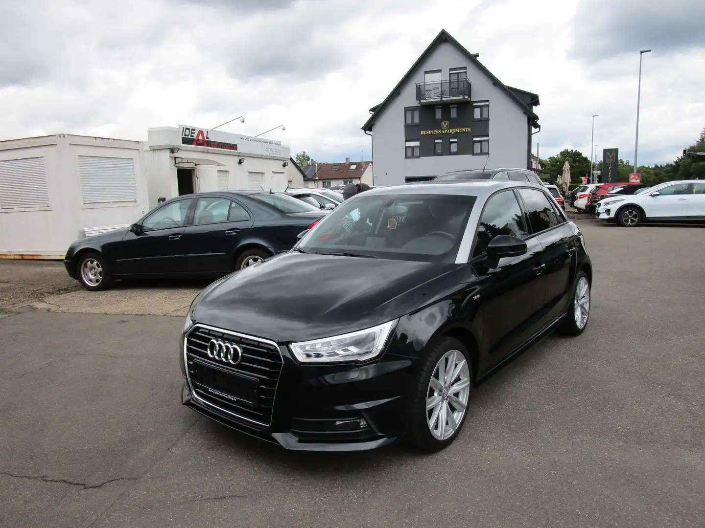 Audi A1 Sportback 1.6 TDI *S-Line ext.*XENON*NAVI*PDC Schwarz - 1