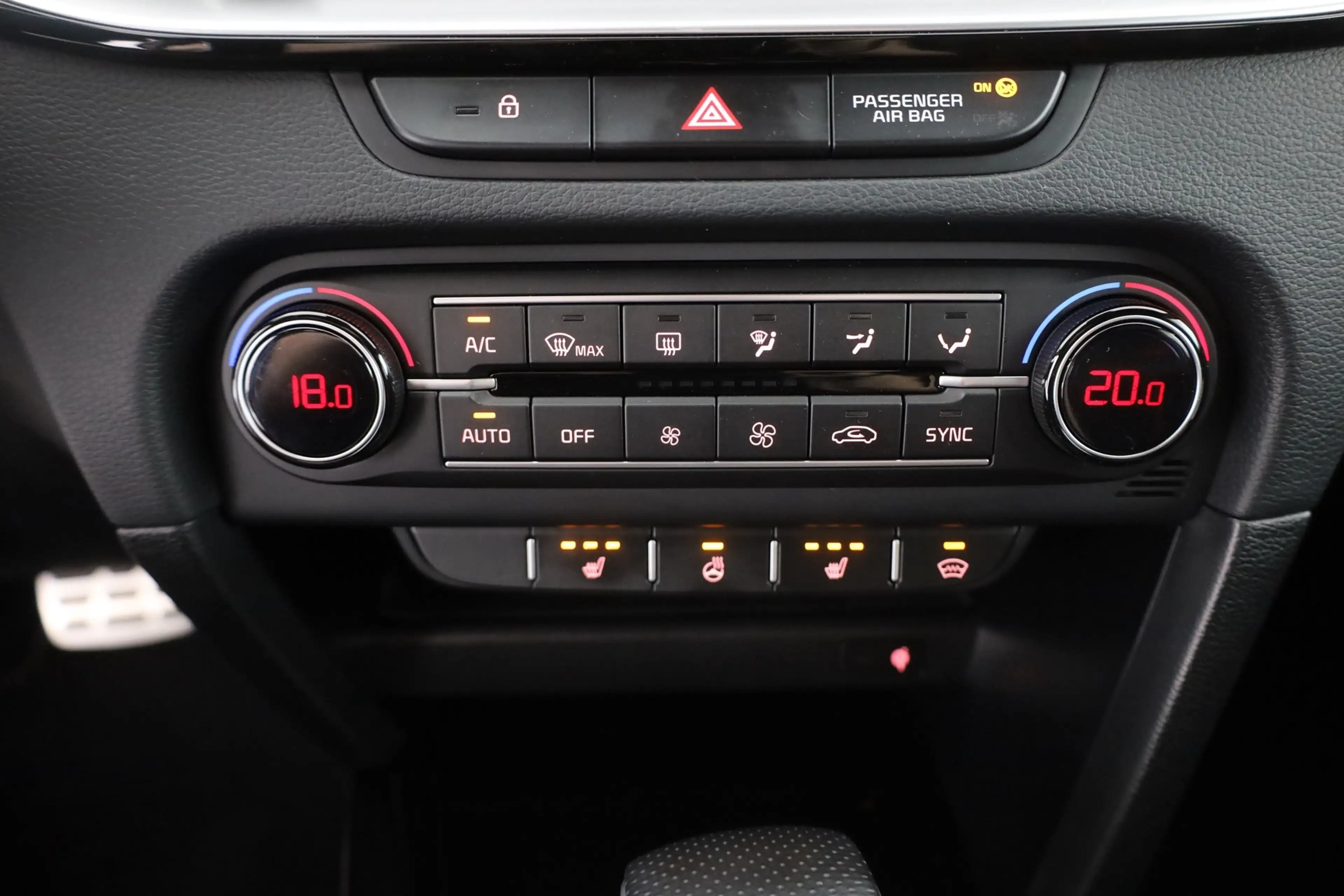 Kia ProCeed / pro_cee'd ProCeed 1.6 T-GDI DCT GT LED Navi Sitzheizung — photo 12