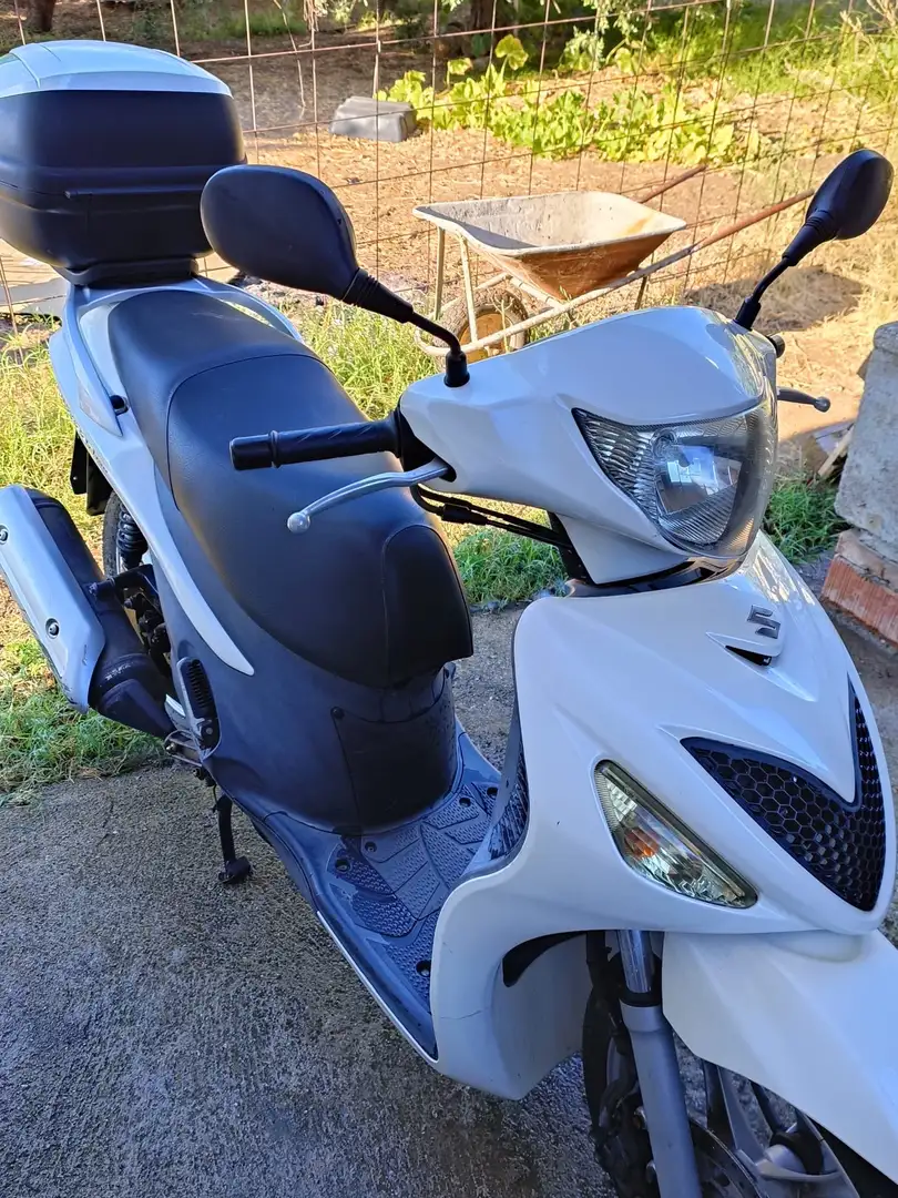 Suzuki Sixteen 150 Wit - 1