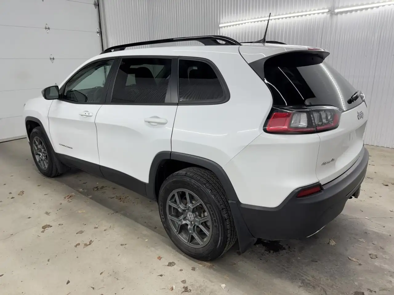Jeep Cherokee снимка Jeep Cherokee