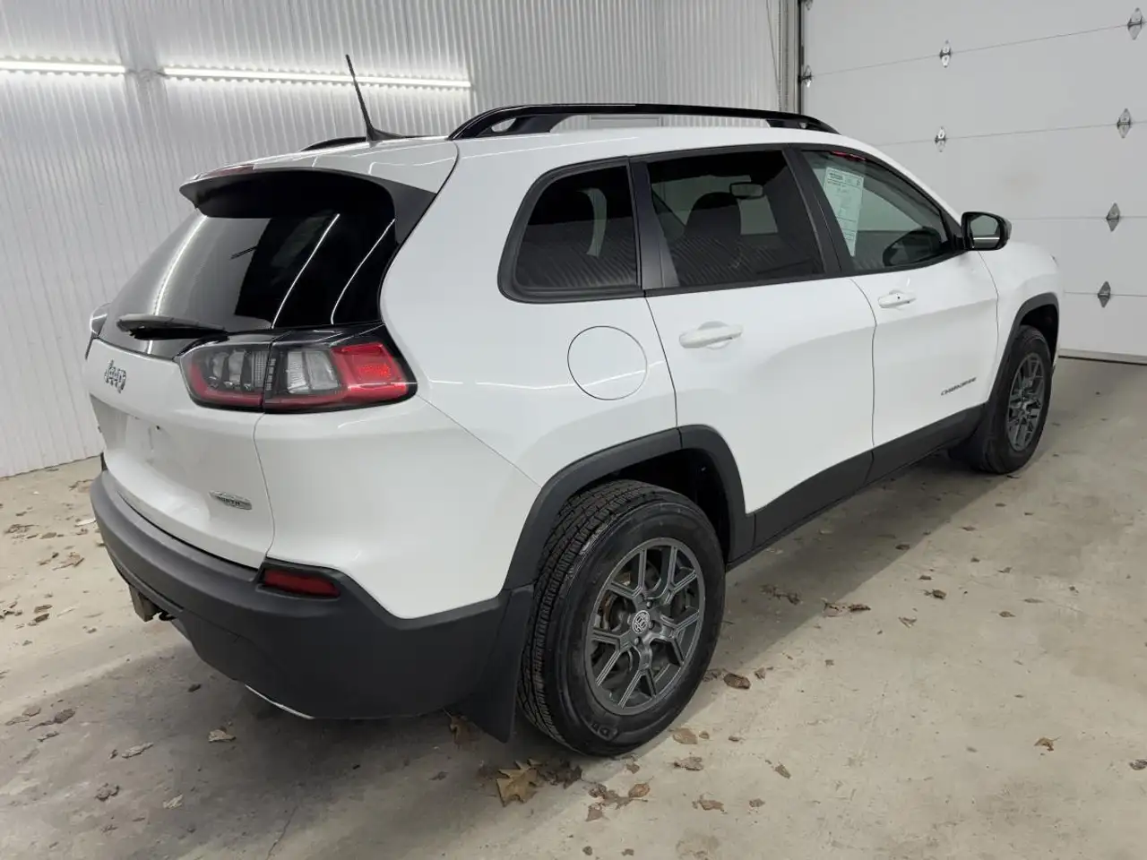 Jeep Cherokee снимка Jeep Cherokee