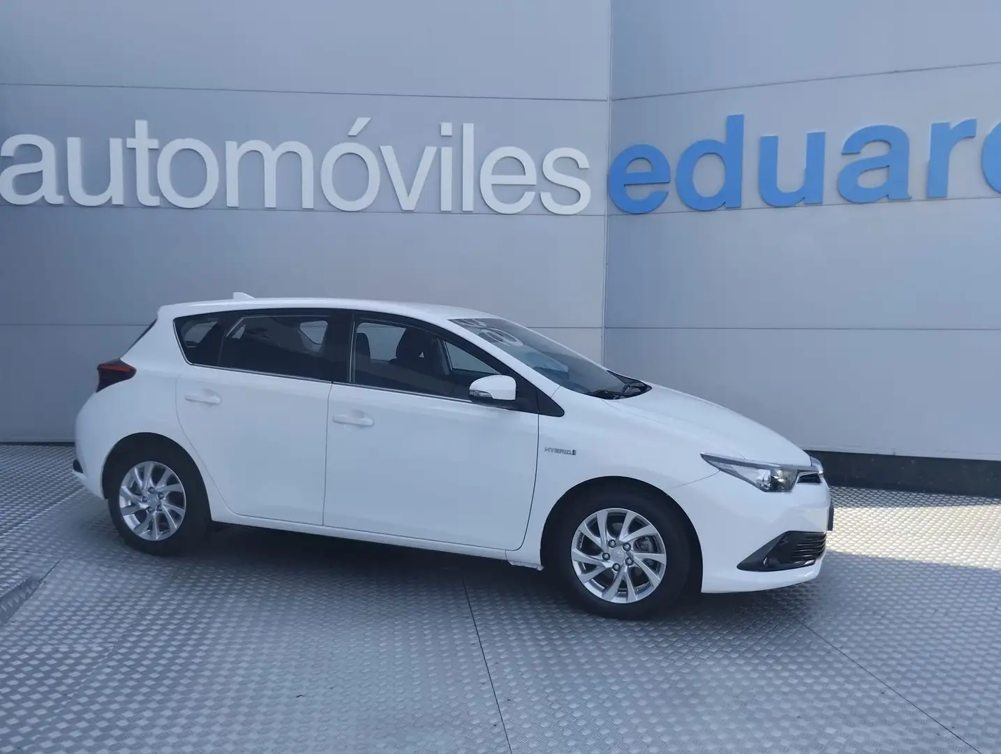 Toyota Auris Hybrid Active Blanco - 1
