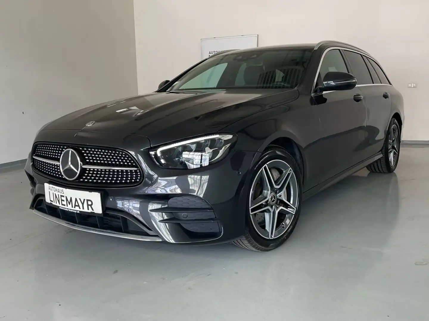 Mercedes-Benz E 300 de T 9G-Tronic AMG-Line Grau - 1