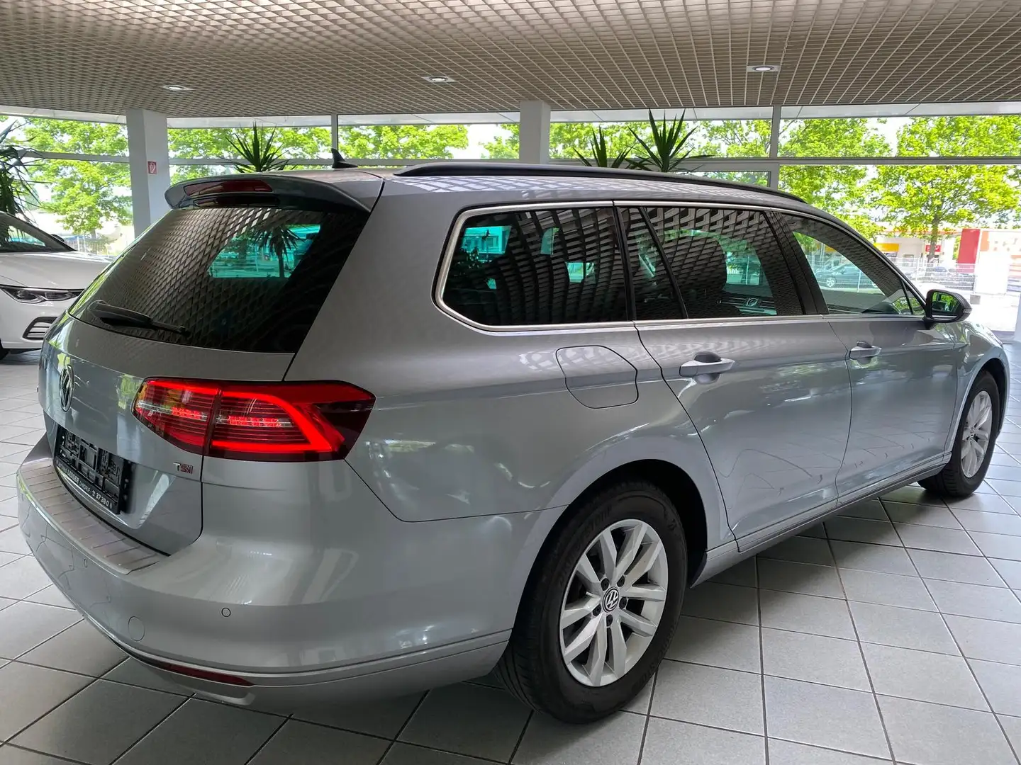 Volkswagen Passat Variant 1.4 TSI*LED*ACC*NAVI*RFK*SHZ* Silber - 2