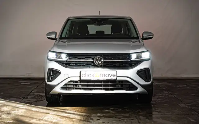 Volkswagen T-Cross view 3