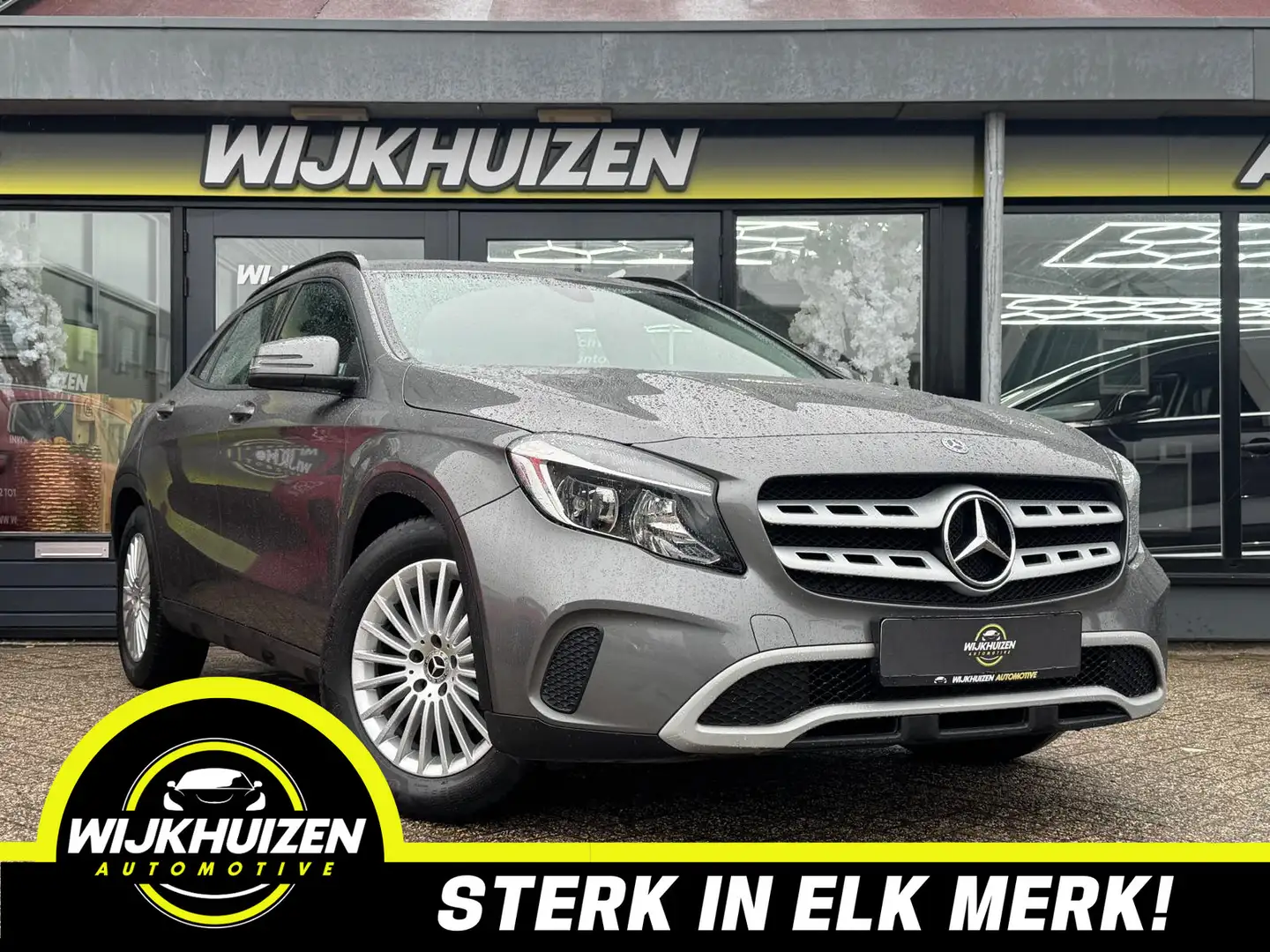 Mercedes-Benz GLA 180 Premium Automaat met Navigatie !!! Cruise !!! Deal - 1
