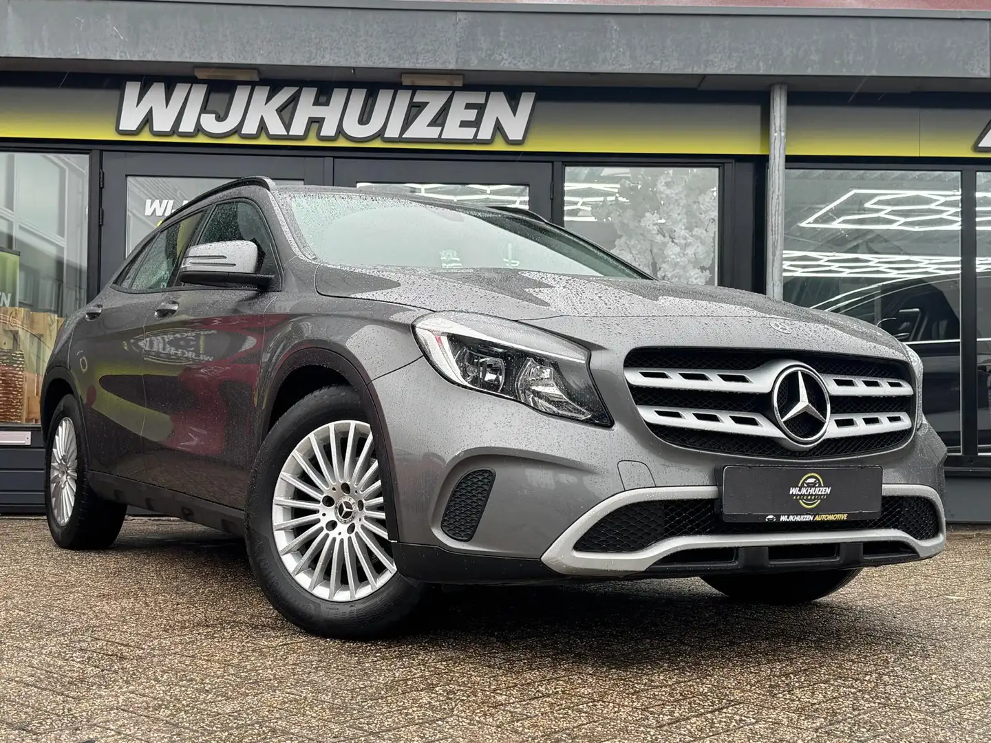 Mercedes-Benz GLA 180 Premium Automaat met Navigatie !!! Cruise !!! Deal - 2