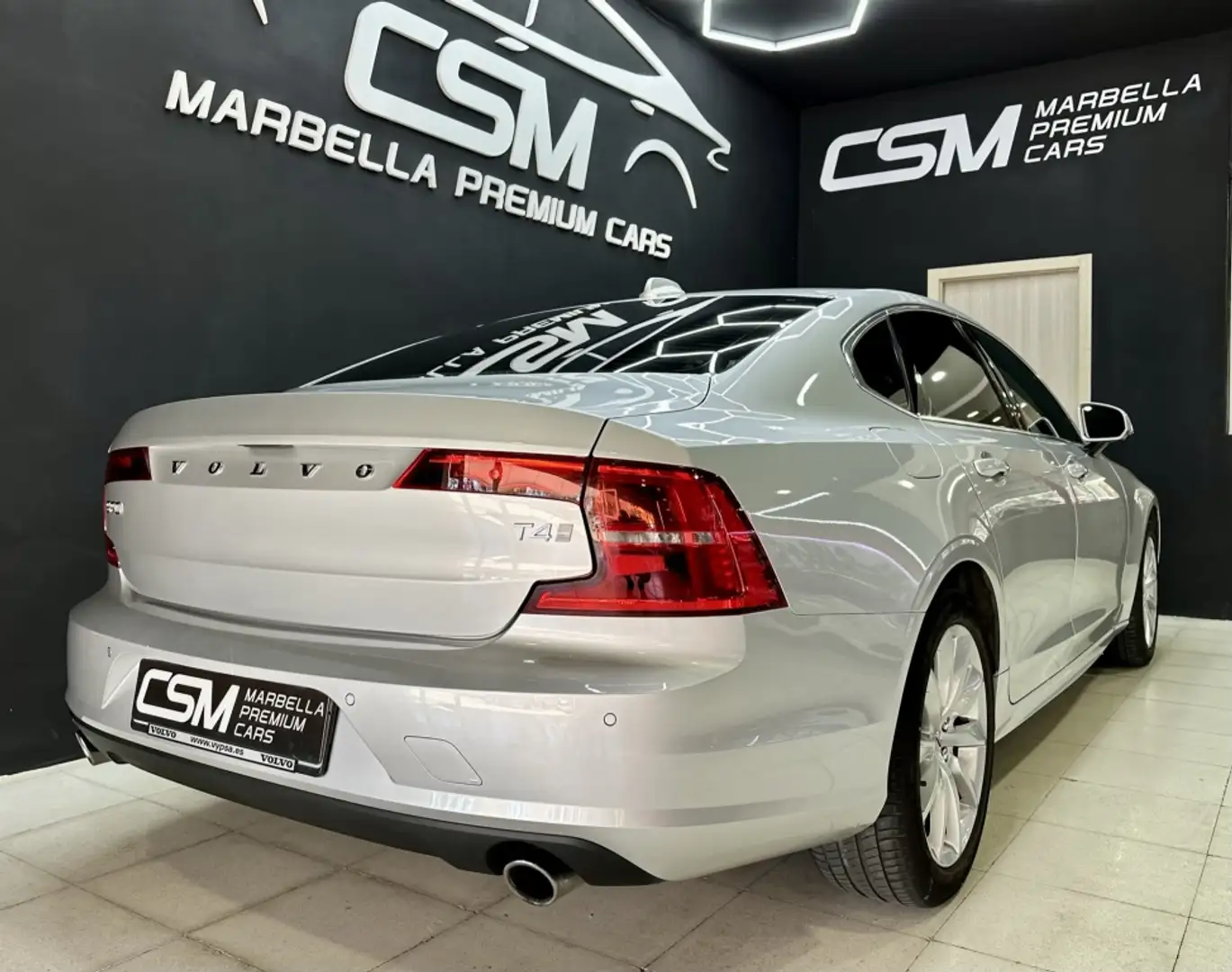 Volvo S90 T4 Momentum Aut. 190 Gris - 2