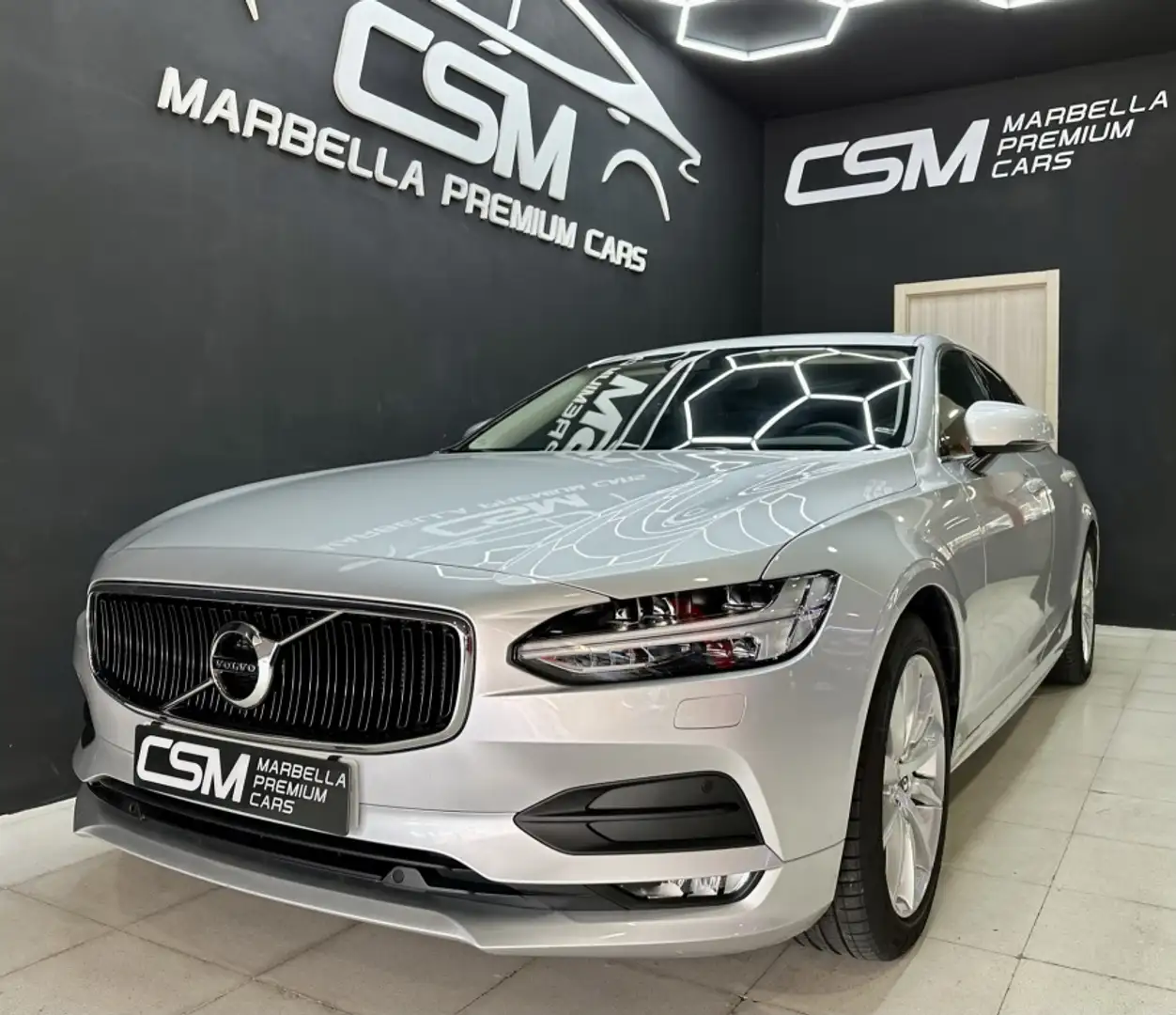 Volvo S90 T4 Momentum Aut. 190 Gris - 1