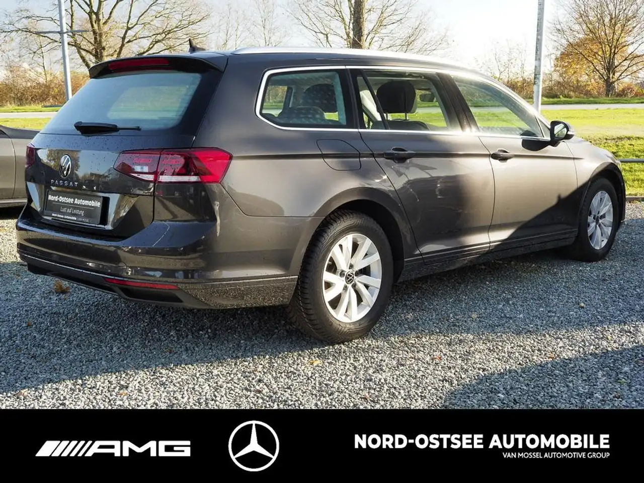 Volkswagen Passat Variant 1.5 TSI BUSINESS LED PDC NAVI DSG 4