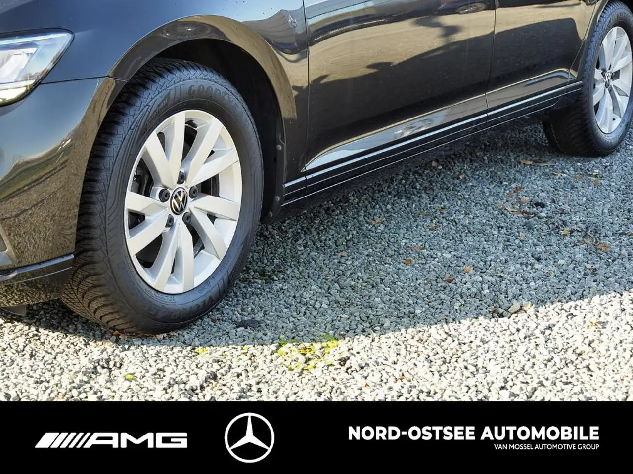 Volkswagen Passat Variant 1.5 TSI BUSINESS LED PDC NAVI DSG 5