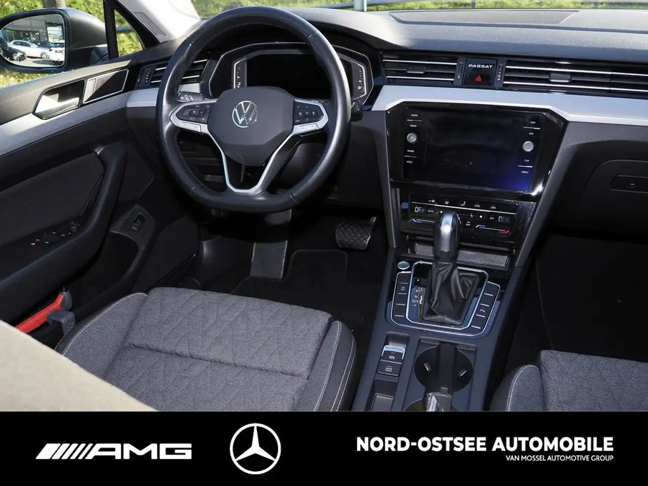 Volkswagen Passat Variant 1.5 TSI BUSINESS LED PDC NAVI DSG 8