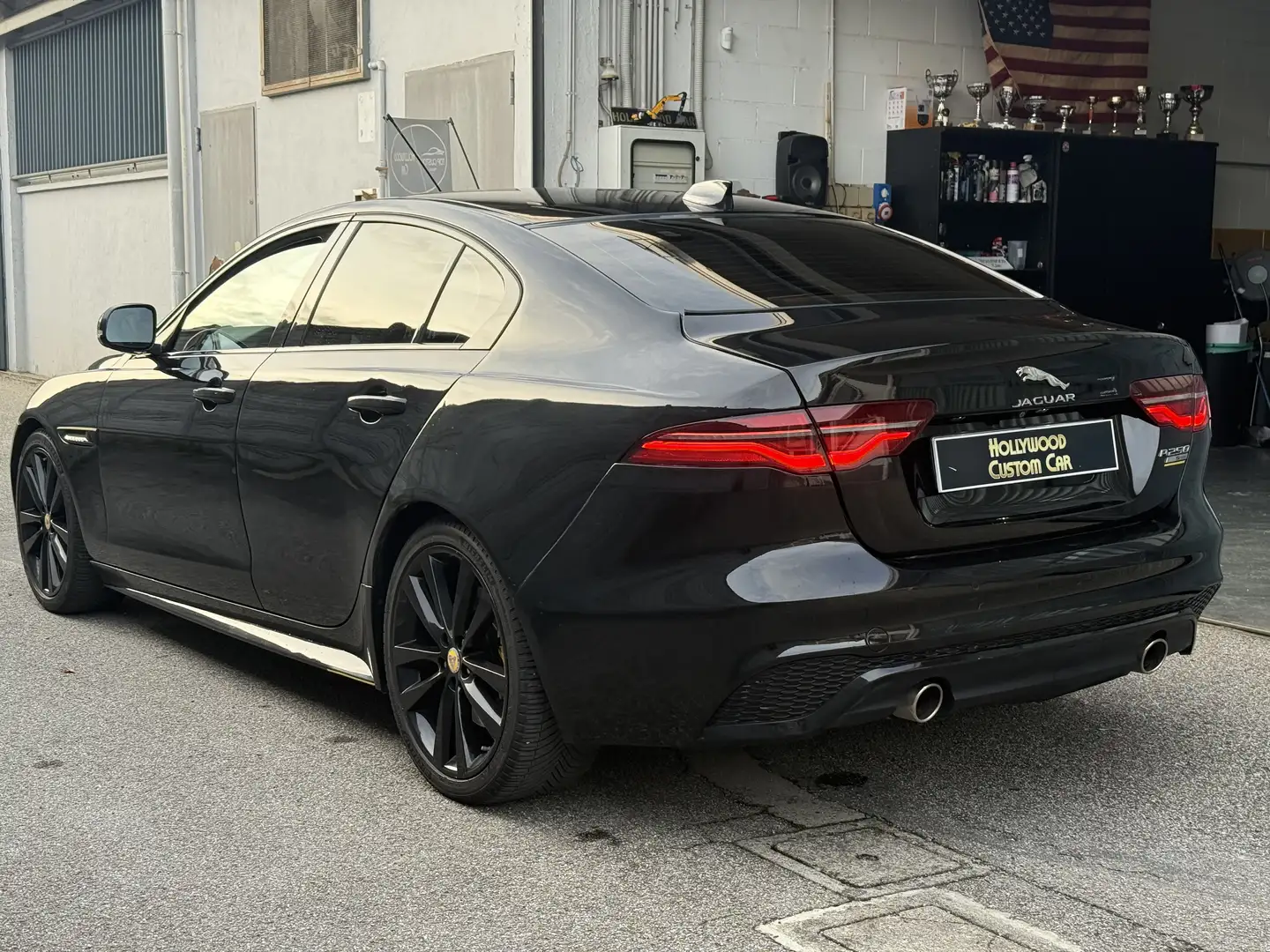 Jaguar XE 2.0 i4 R-Dynamic S rwd 250cv auto - Total black - 2