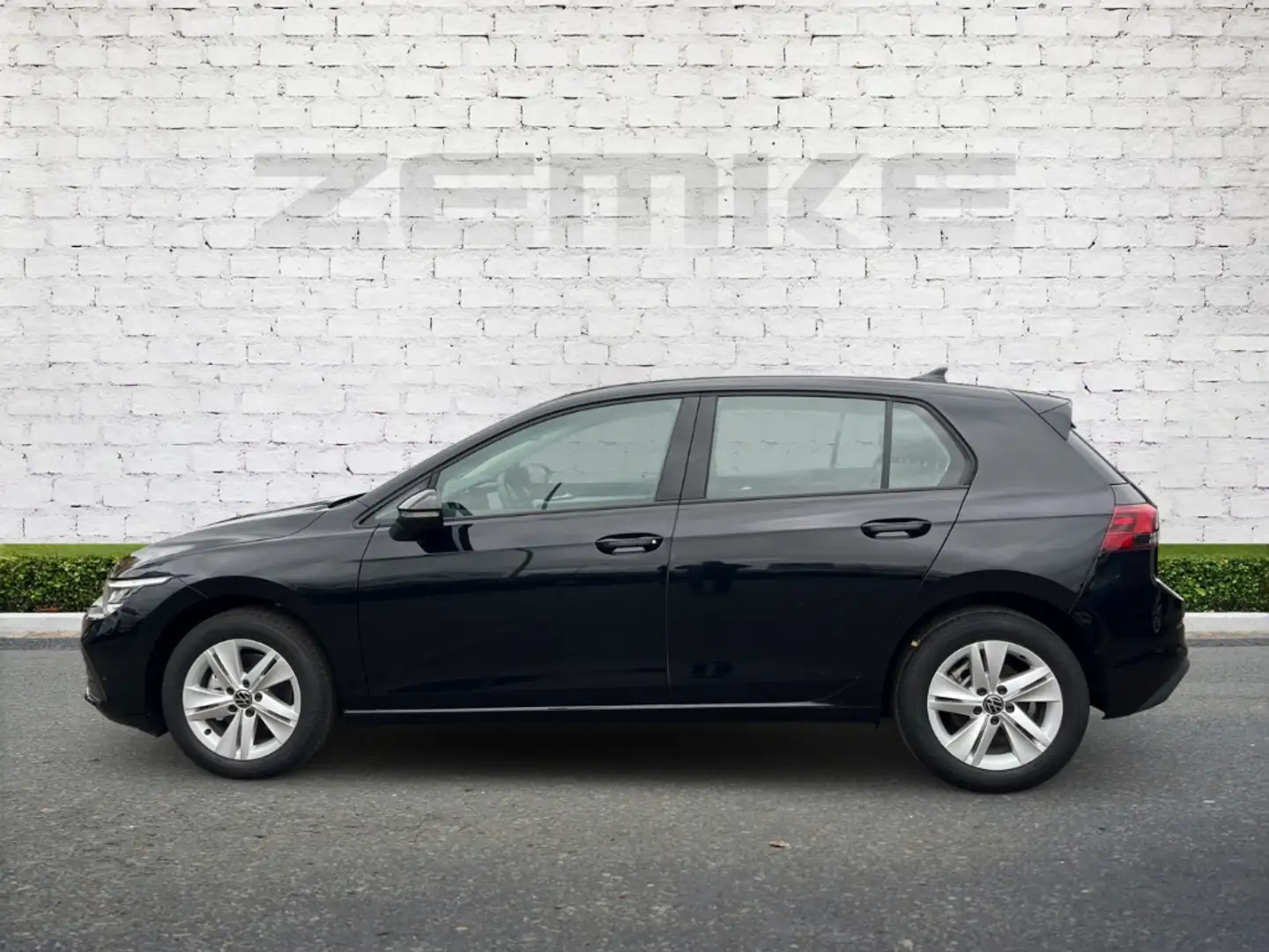 Volkswagen Golf VIII 1.5 eTSI DSG Life ACC SHZ NAVI Digitales Cock Nero - 2