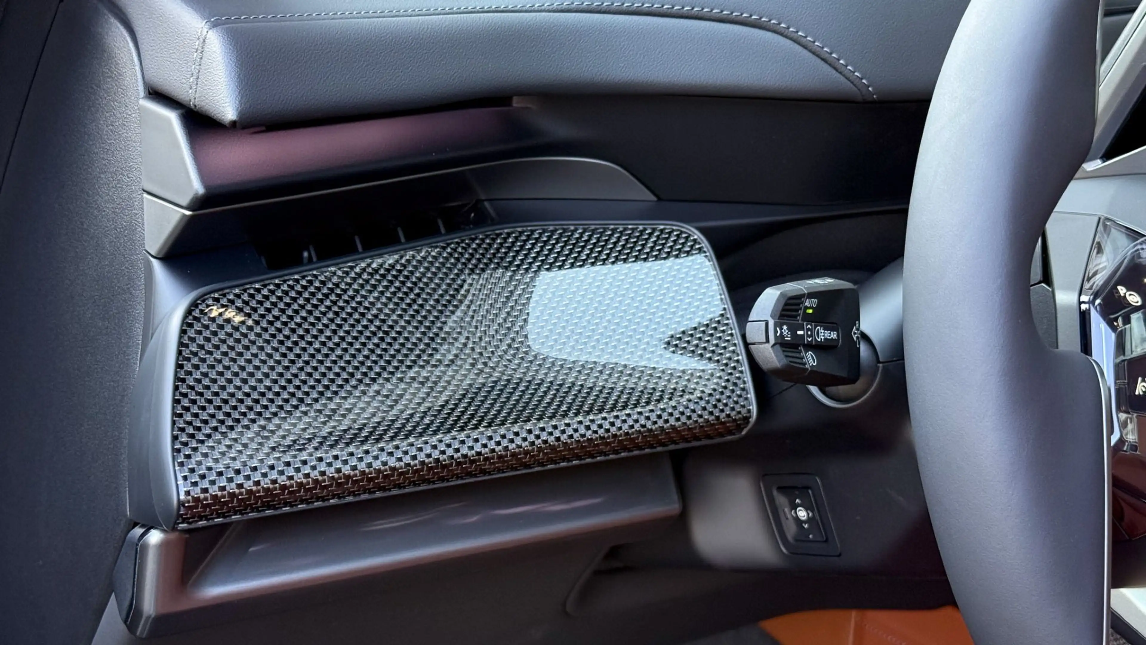 BMW 740 xDrive M-Sportpaket Pro — photo 10