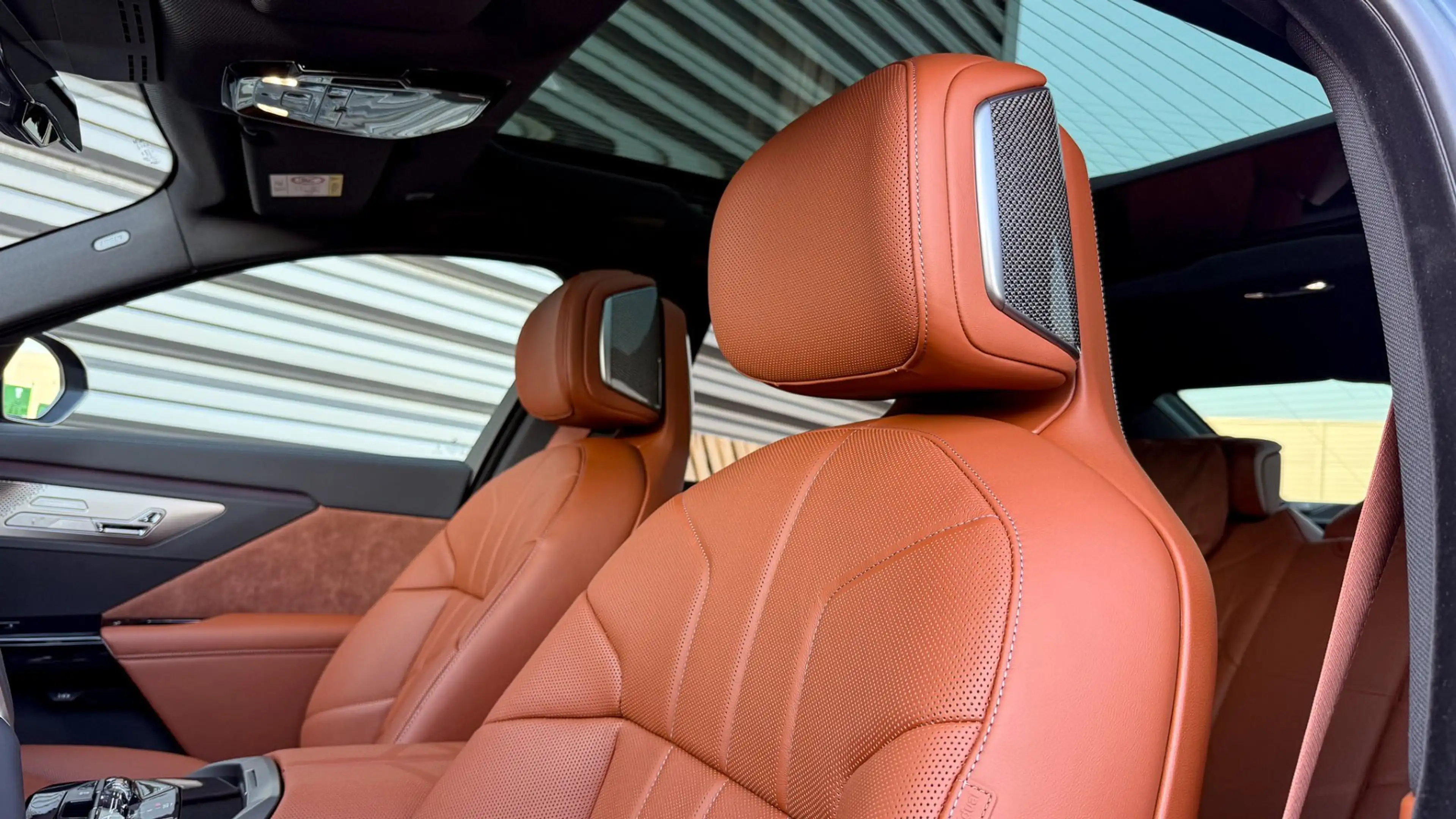 BMW 740 xDrive M-Sportpaket Pro — photo 15