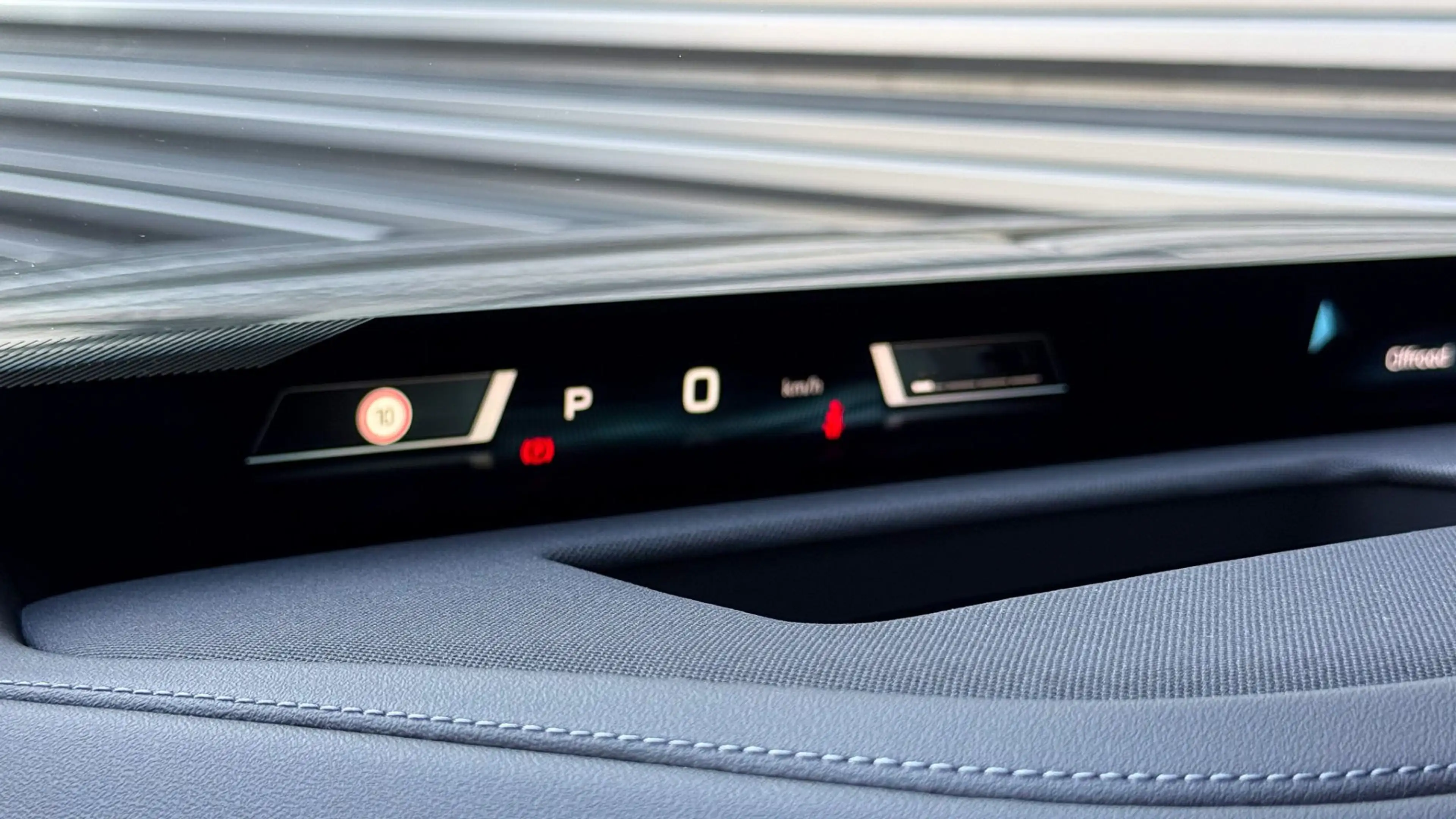 BMW 740 xDrive M-Sportpaket Pro — photo 11