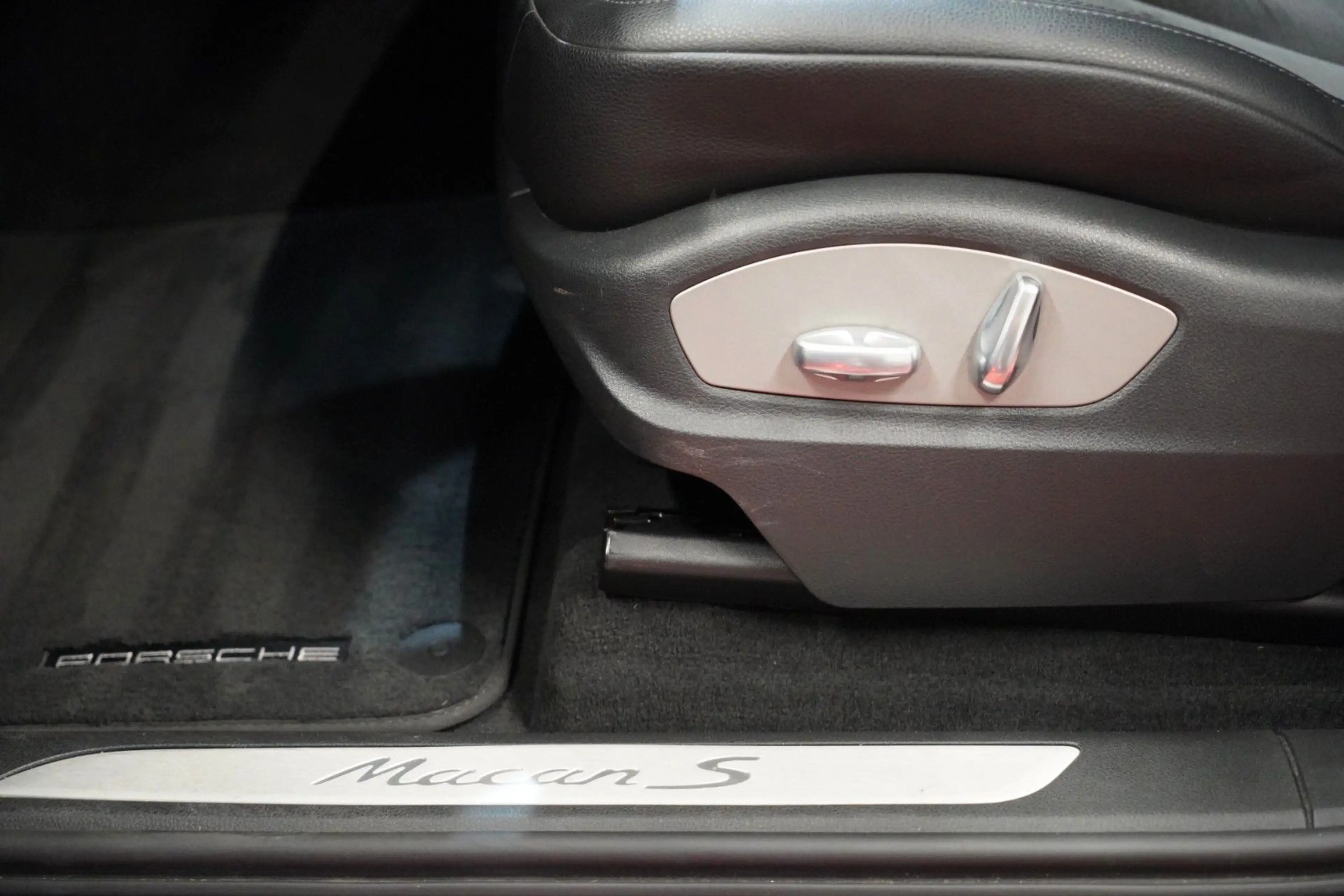 Porsche Macan S 3.0 *2.Hand*Pano*Navi*Memory*Unfallfrei* — photo 15