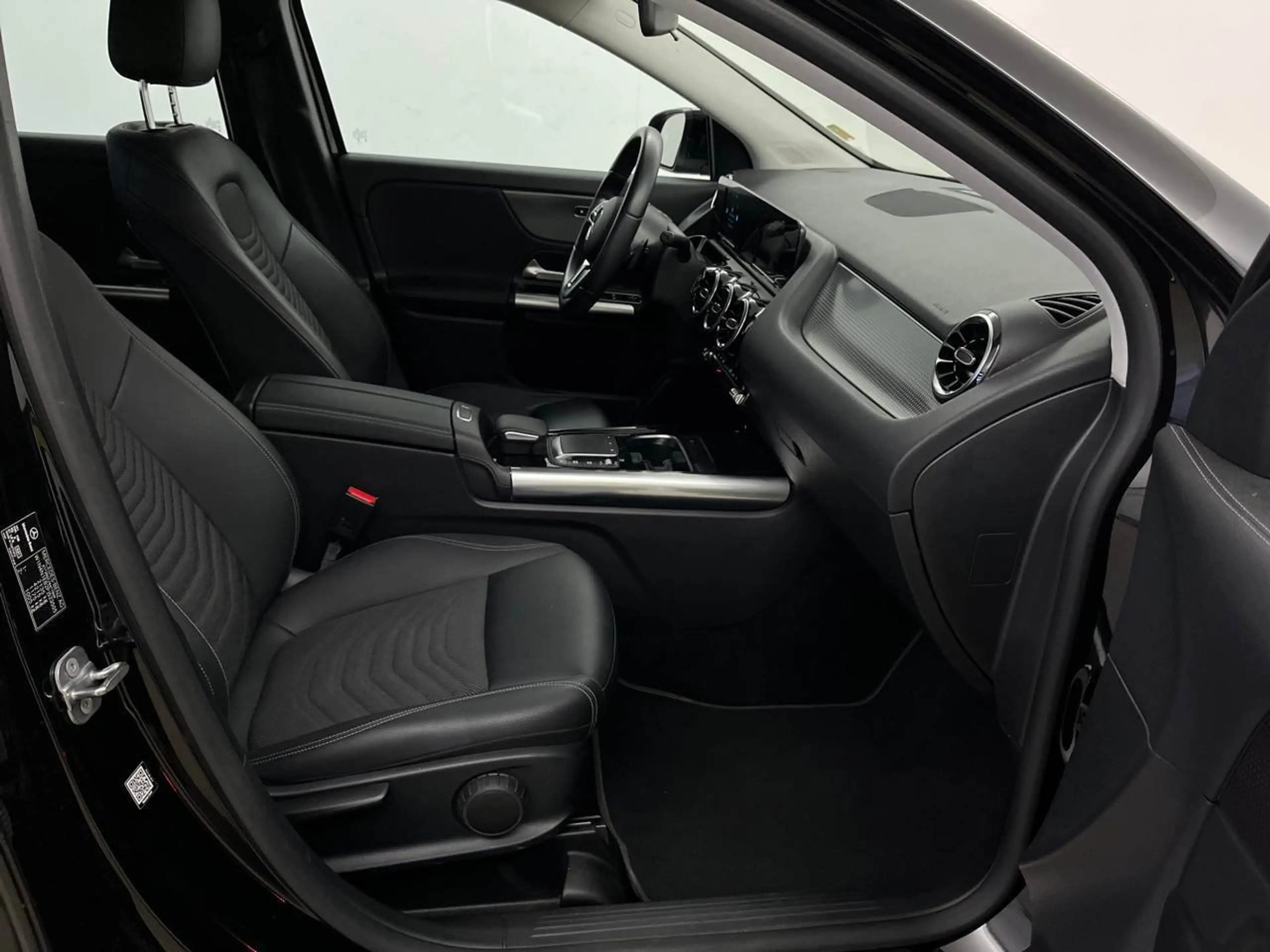 Mercedes-Benz GLA 220 d Progressive Key Lane Navi AUT Klima — photo 8