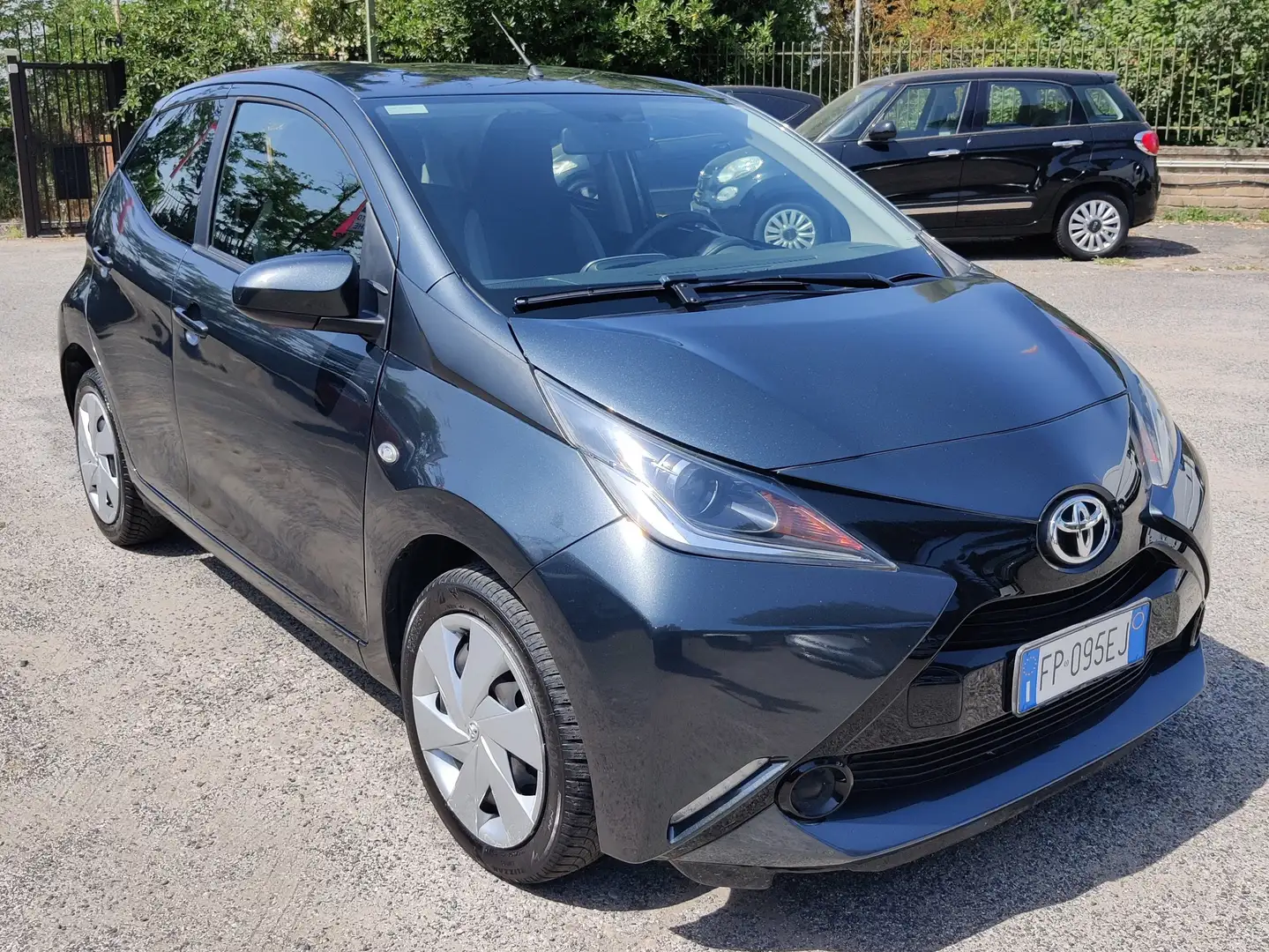 Toyota Aygo Aygo 5p 1.0 CAMBIO AUTOMATICO BUSINESS m-mt my15 Grigio - 2
