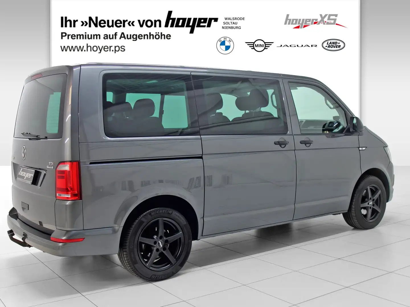 Volkswagen T6 Multivan Kurz Trendline AHK Klima PDC Grau - 2