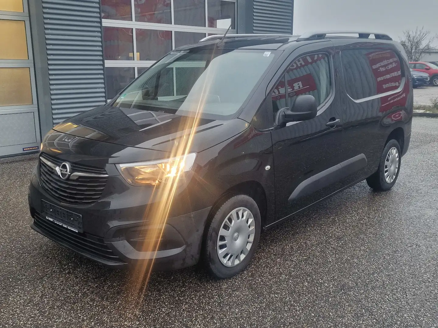Opel Combo Cargo 1.2 Selection XL Klima Schwarz - 1