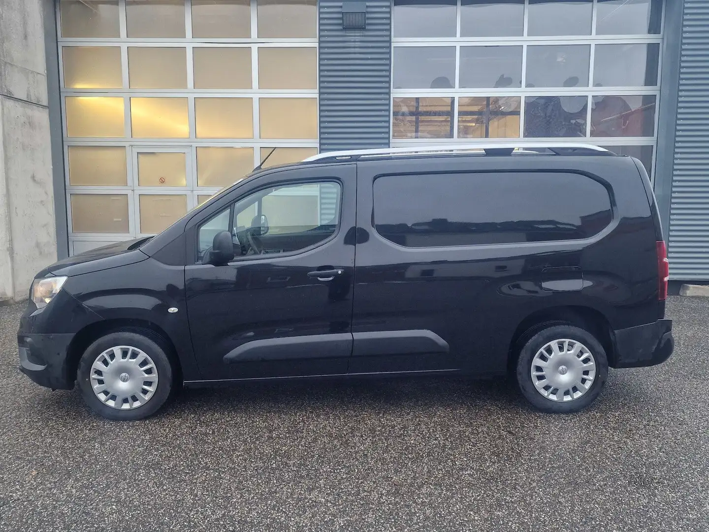 Opel Combo Cargo 1.2 Selection XL Klima Schwarz - 2