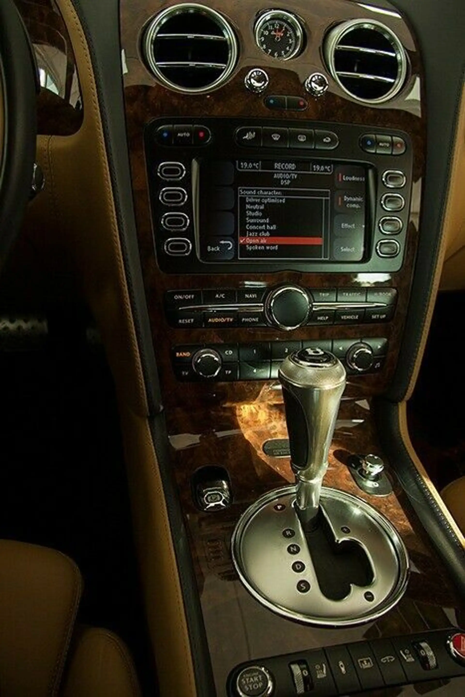 Bentley Flying Spur Flying SpurAWD+ARMORED/GEPANZERT B6/B7+1HD+33Tkm — photo 13