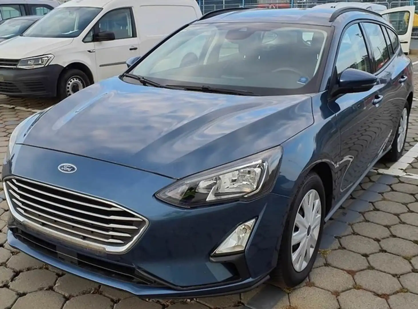 Ford Focus TOURNIER ECOBOOST AUTOMATIK + Winterpaket Blau - 1