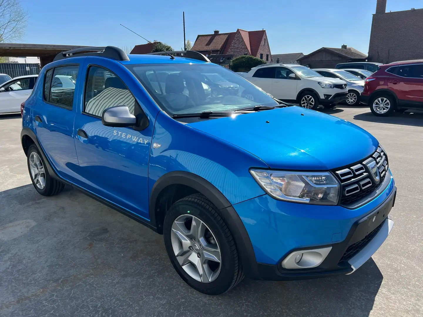 Dacia Sandero Stepway TCe 90 (S&S) Celebration - 1