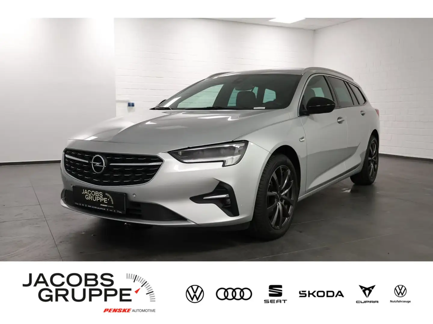 Opel Insignia Sports Tourer 1.5 Business Elegance Stříbrná - 1