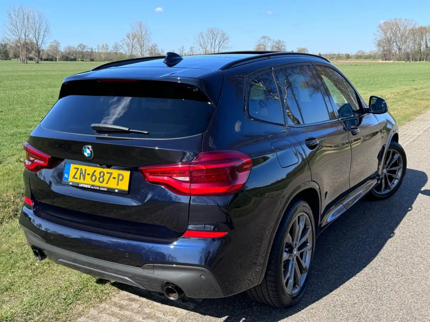 BMW X3 XDRIVE 20I M SPORT / HEAD UP / PANO / TREKHAAK / 2 Zwart - 2