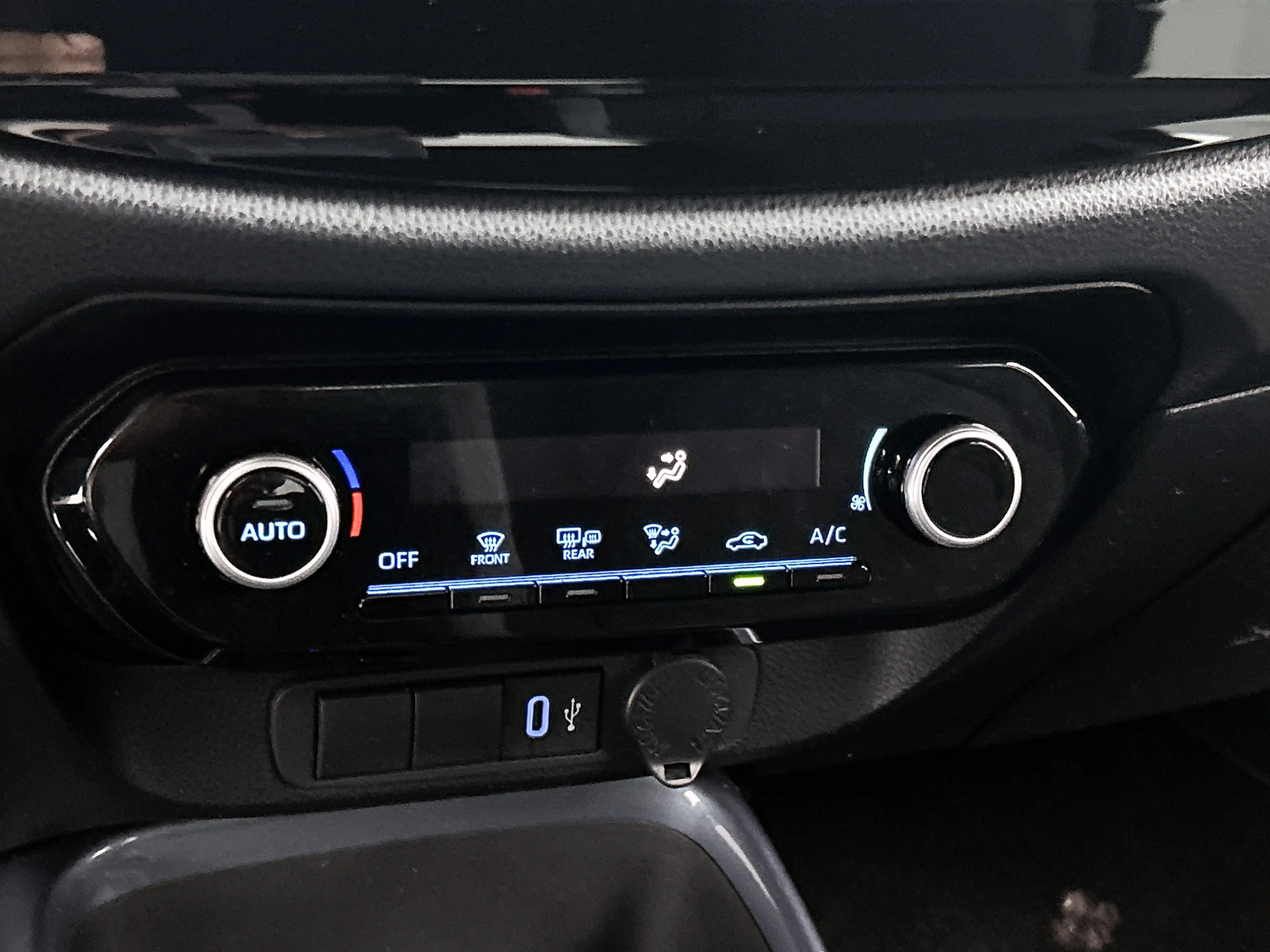 Toyota Aygo X 1.0 VVT-i S-CVT Pulse + | BTW Voertuig | Parkeerse — photo 11