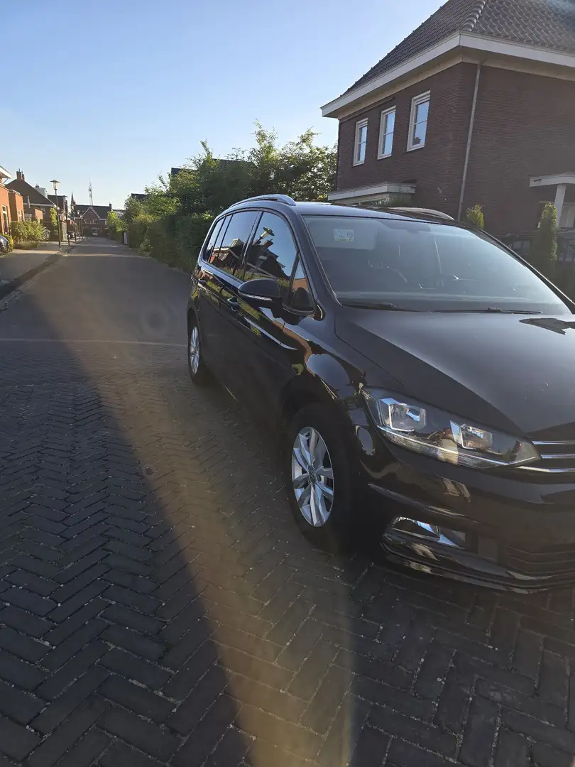 Volkswagen Touran 1.6 TDI SCR HL BnsR7 Zwart - 2
