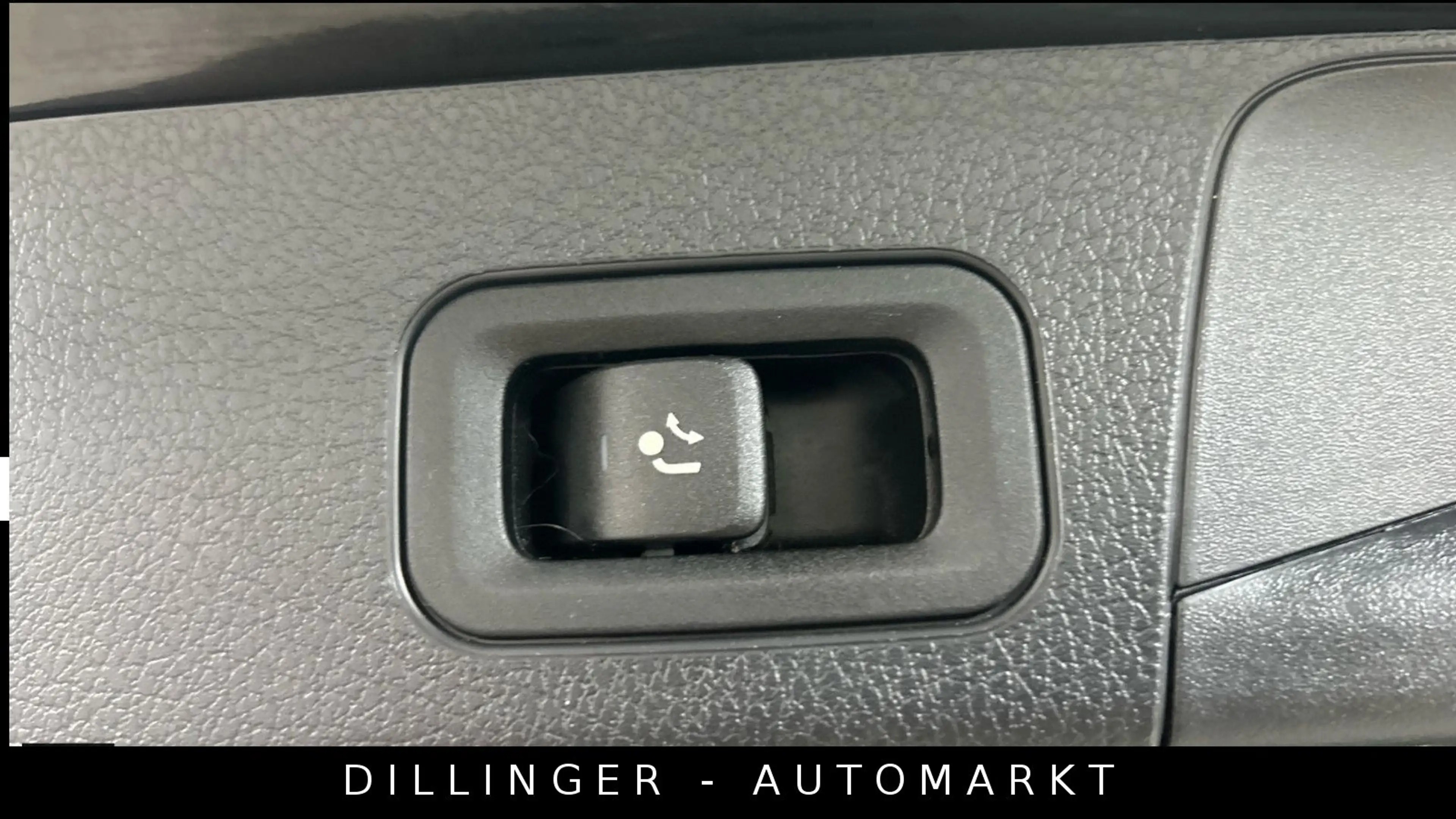 Mercedes-Benz GLB 220 d 4Matic AMG Line 8G LED Navi Distro AHK — photo 13