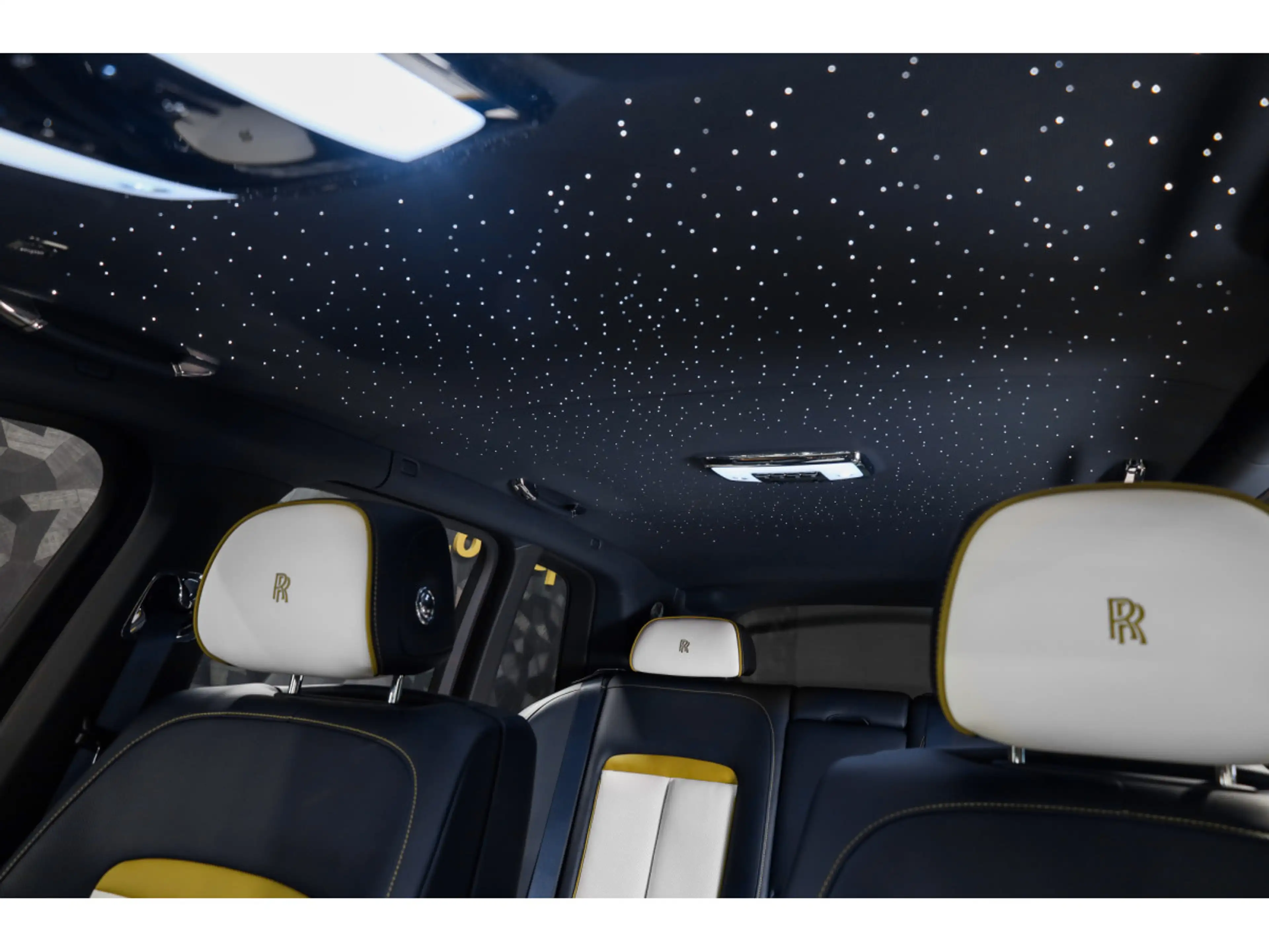 Rolls-Royce Cullinan 6.75 V12 - Midnight Sapphire — photo 11