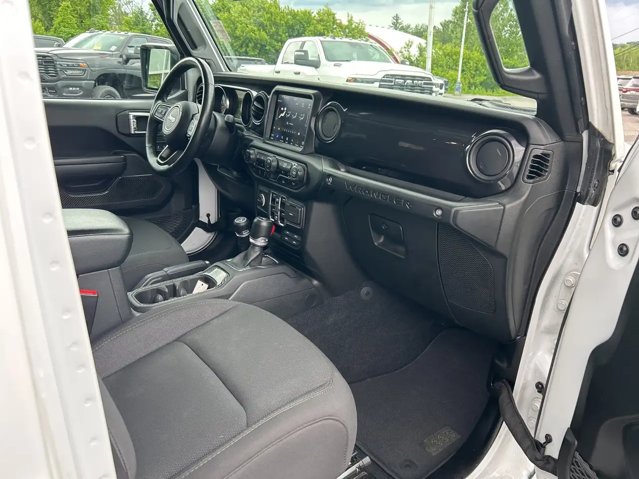 Jeep Wrangler снимка Jeep Wrangler