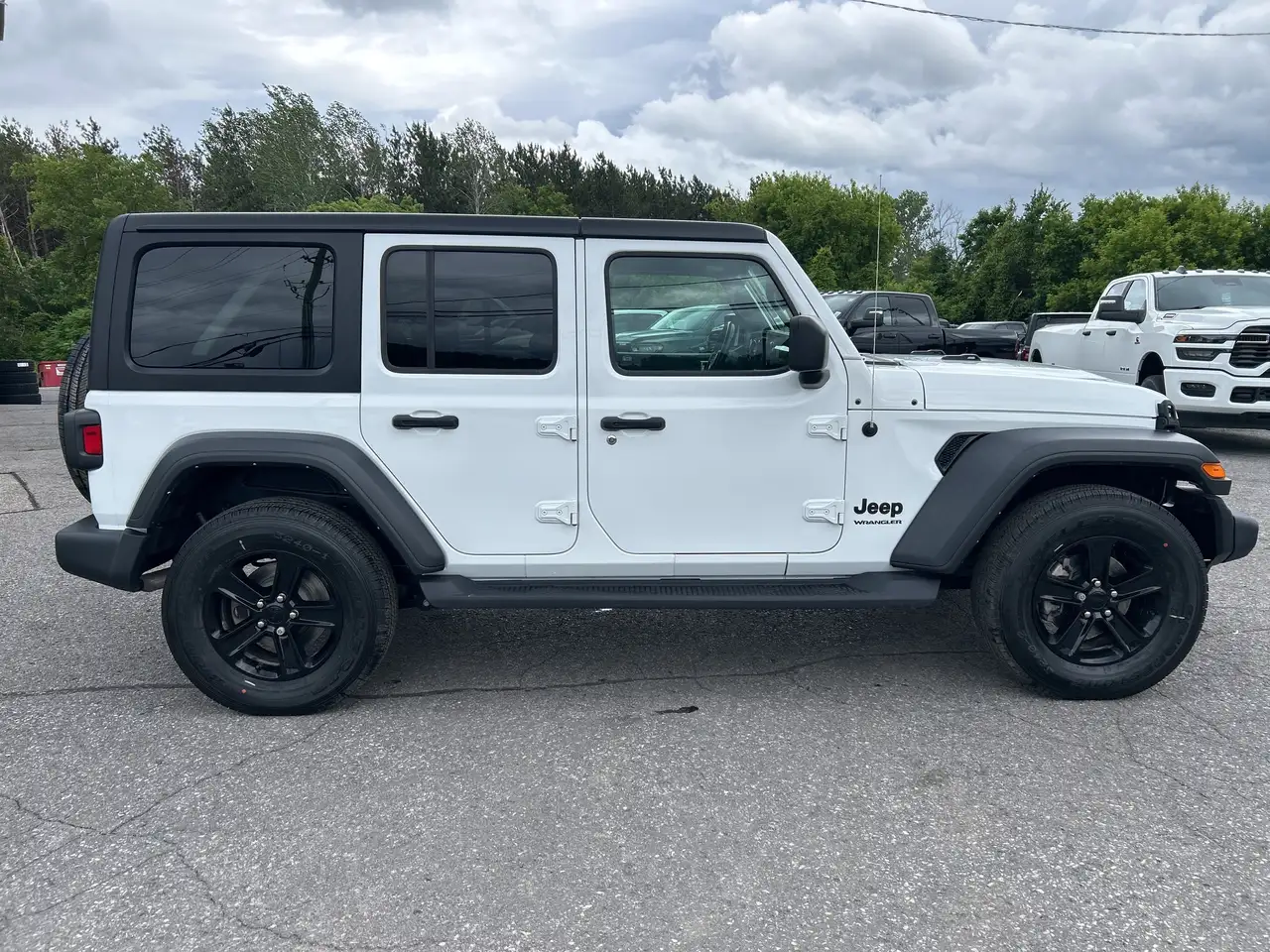 Jeep Wrangler снимка Jeep Wrangler