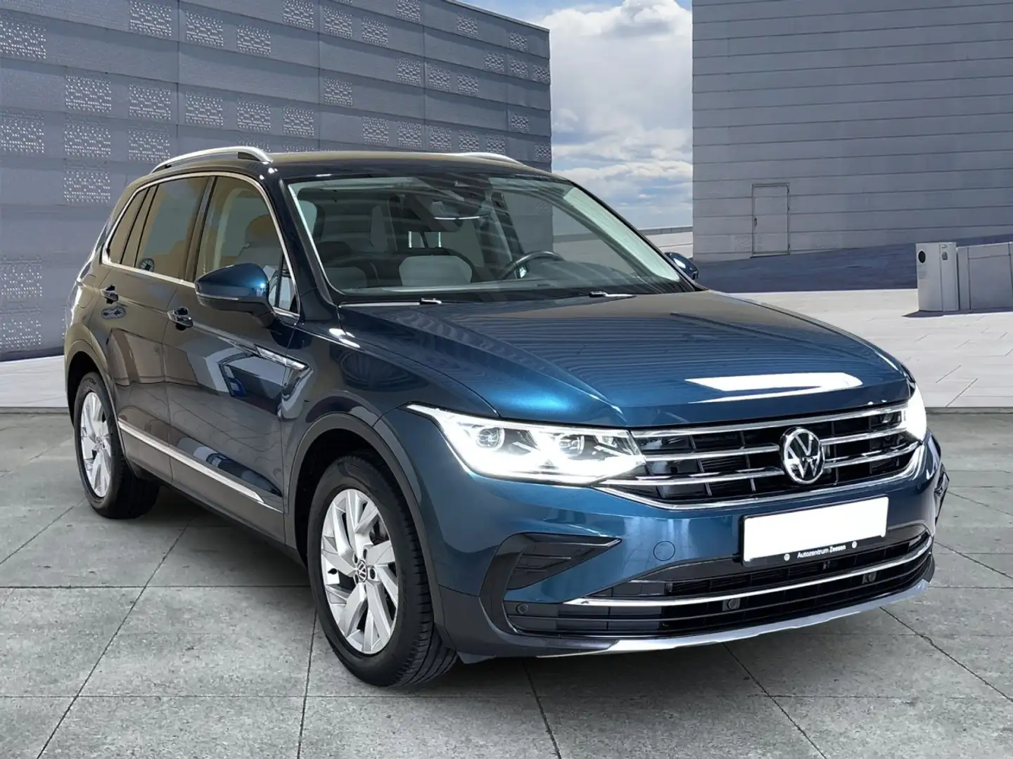 Volkswagen Tiguan 2.0 TDI Elegance DSG+USB+DAB+LWS+EPH+SHZ+ Klima Blau - 2