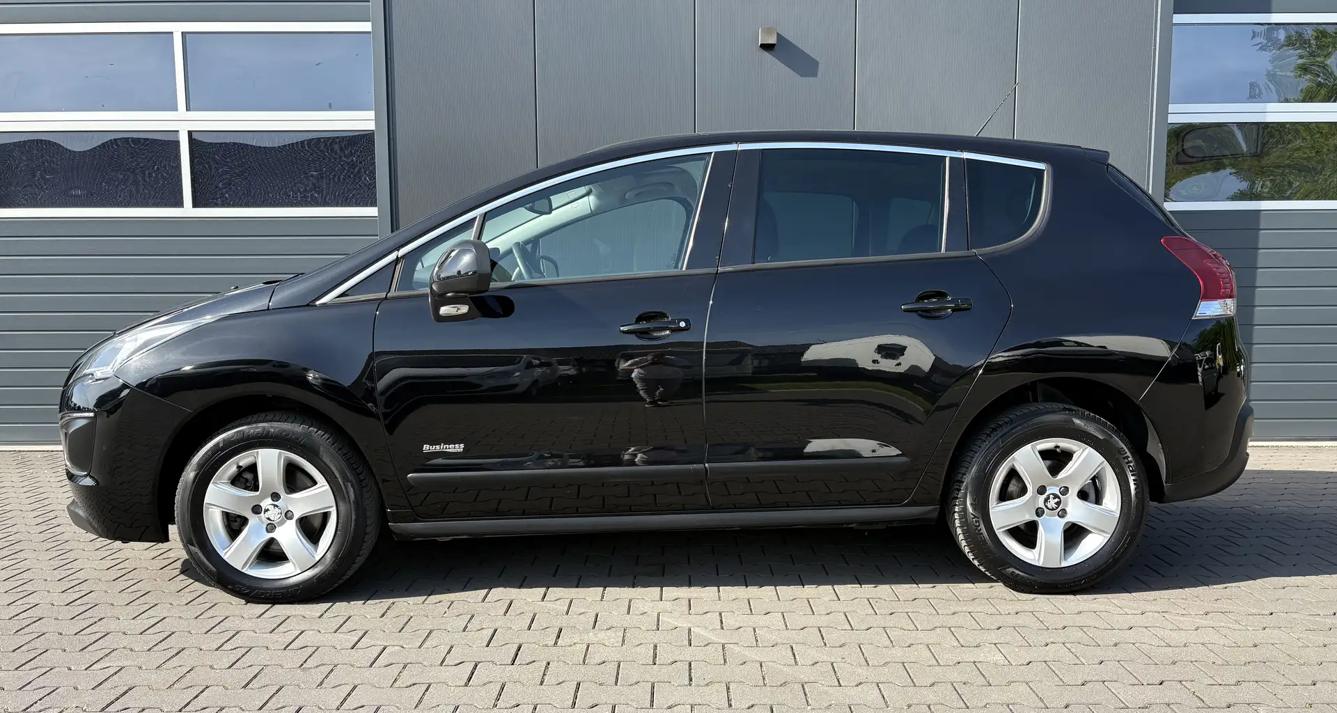Peugeot 3008 BlueHDi 150 Business Line Navi Kamera Pano PDC AHK Nero - 2
