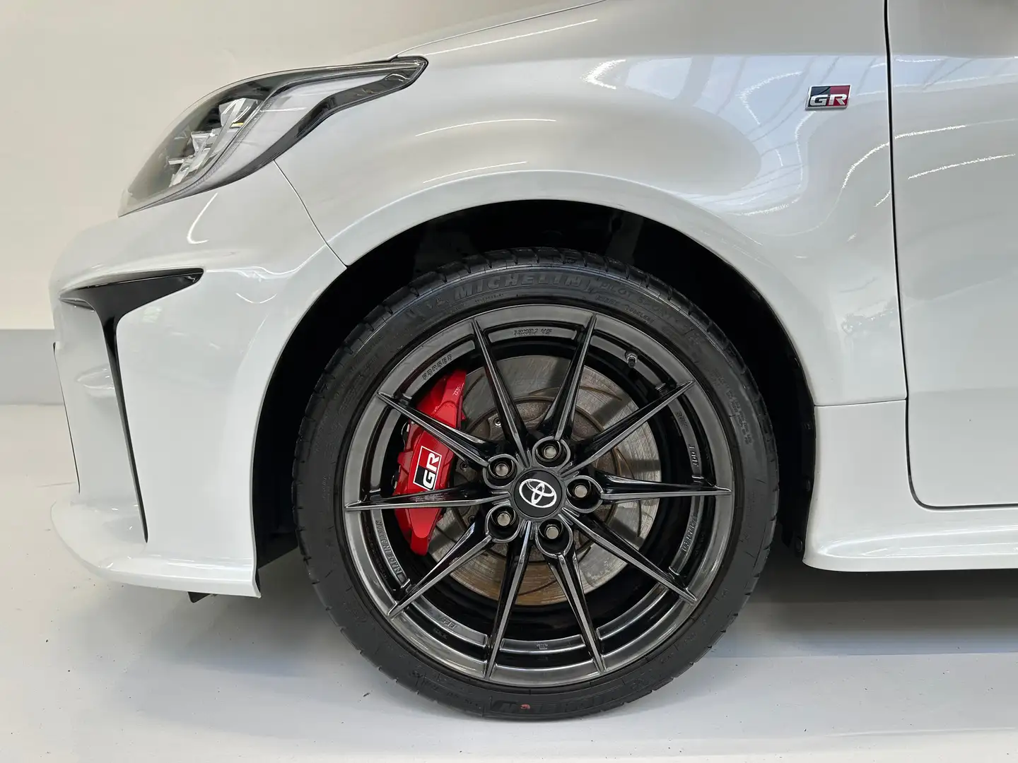 Toyota Yaris GR High-Performance-Paket Weiß - 2