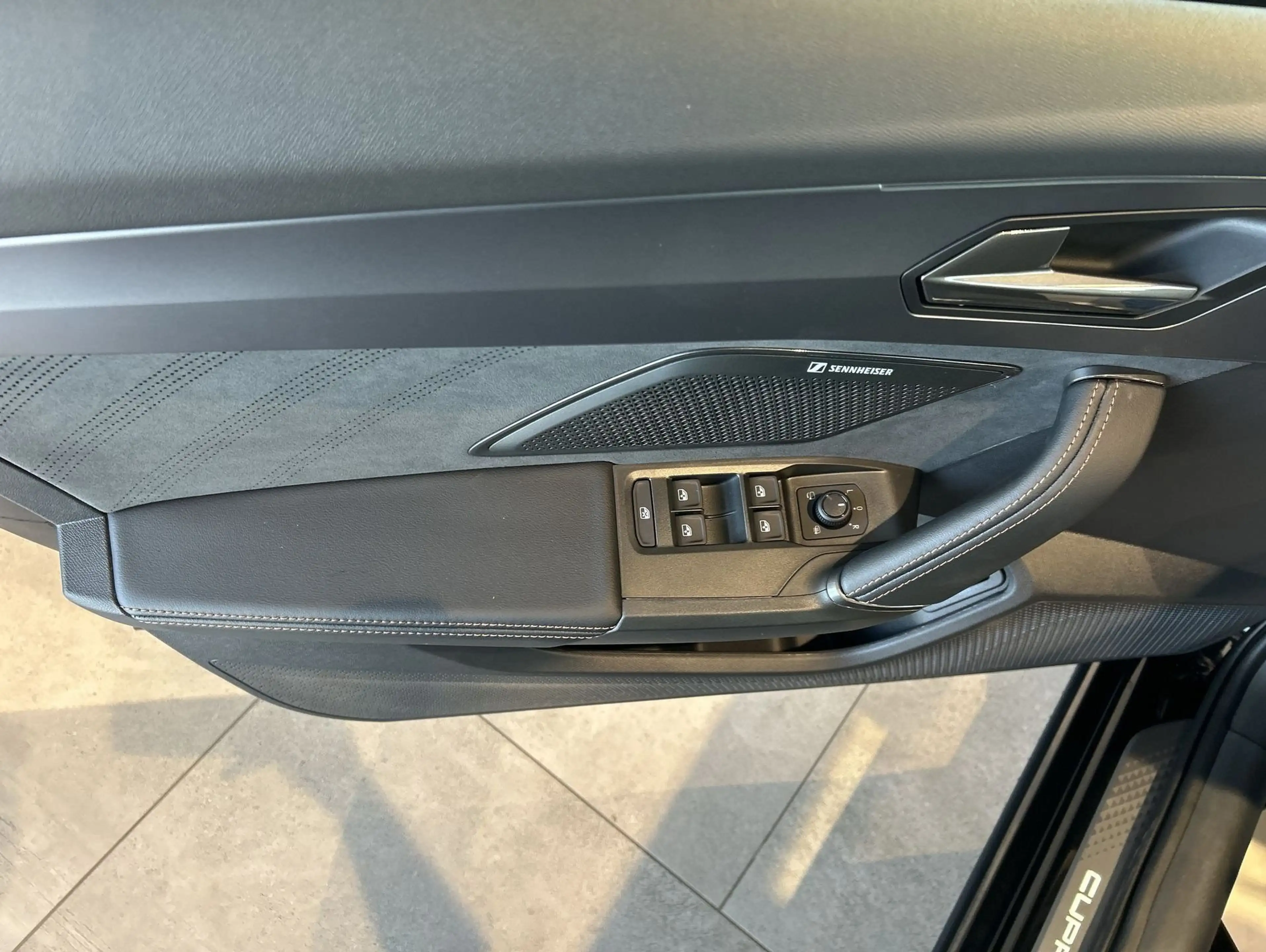CUPRA Formentor TSI 1.5 VZ W Pano Hyb. ACC AHK LED — photo 12