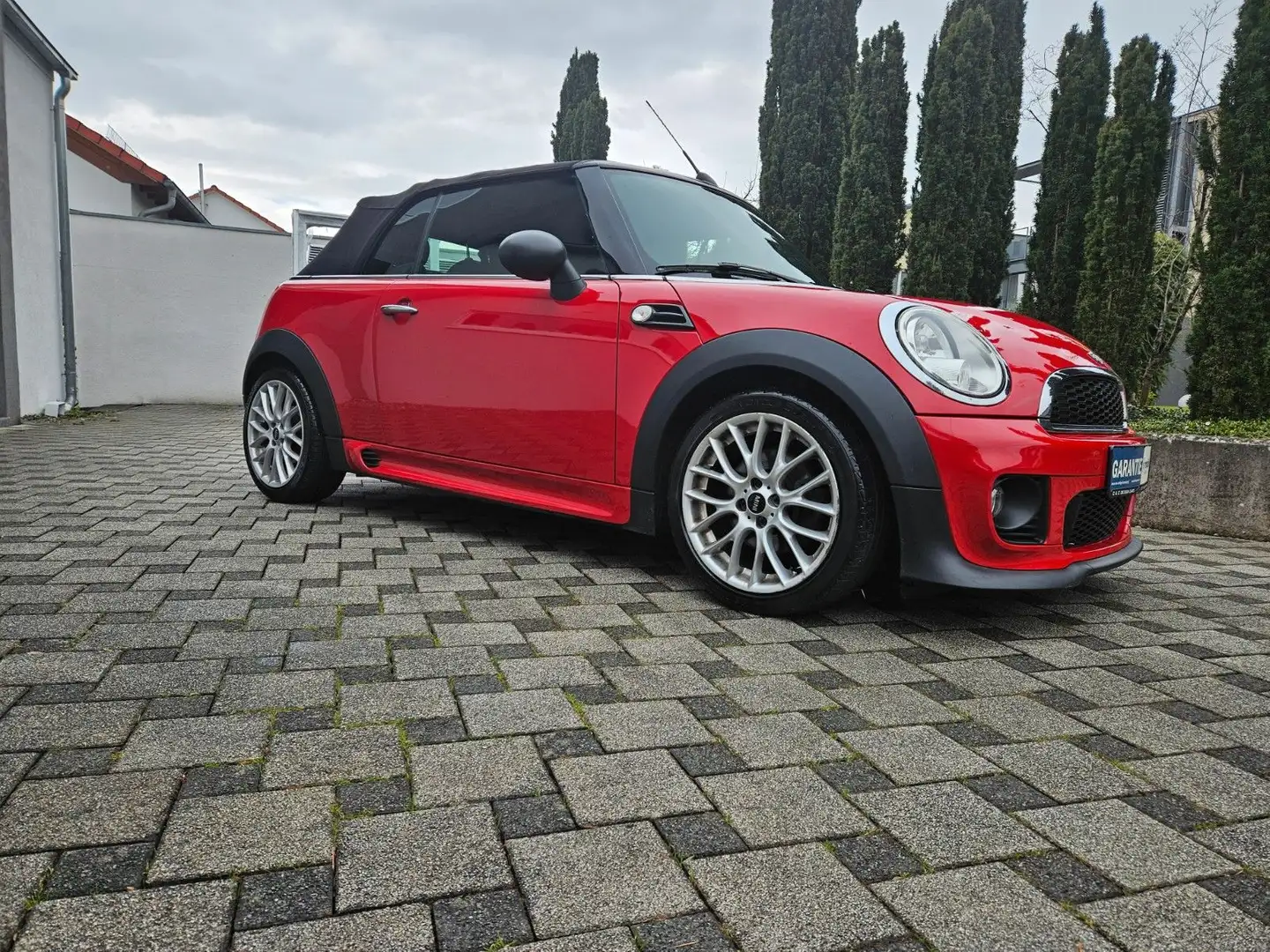 MINI One Cabrio crvena - 2