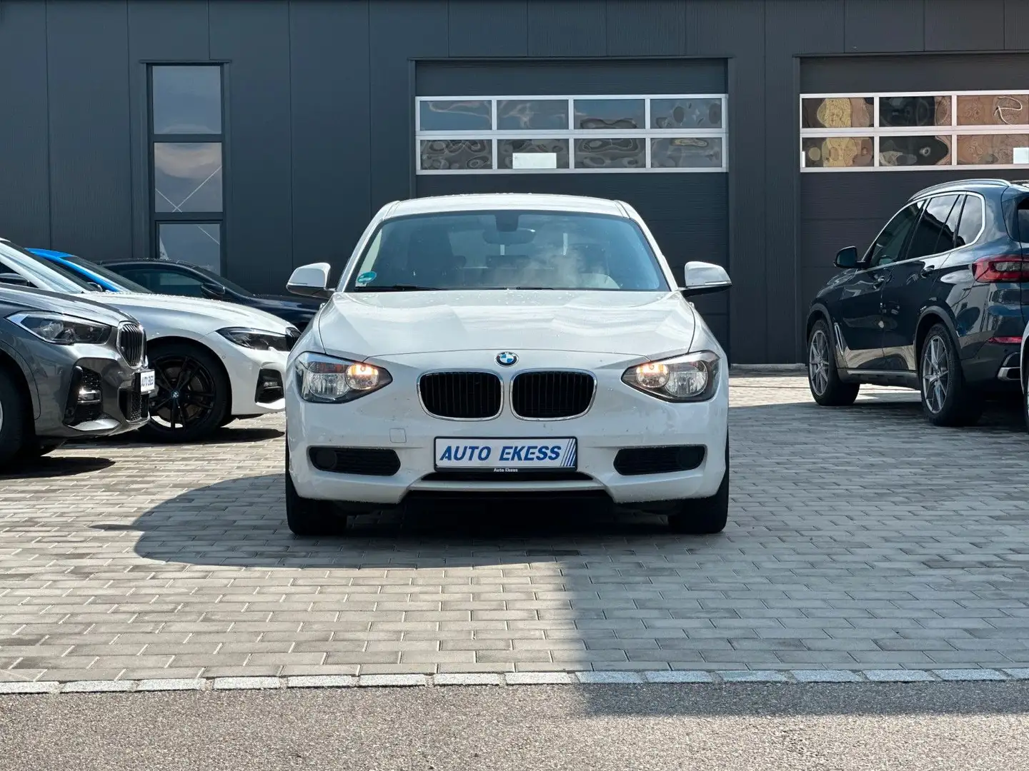 BMW 114 i Lim. PDC*A/C* Blanc - 2