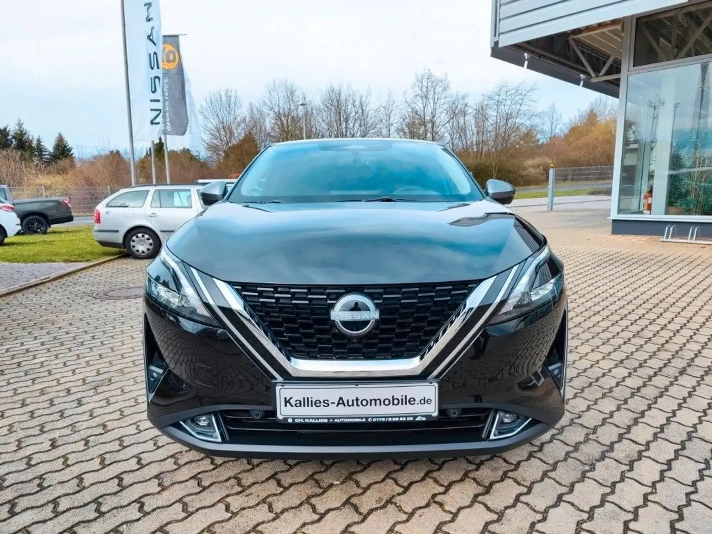 Nissan Qashqai 1.3 MHEV Tekna+ PANO+HUD+BOSE+SHZ+AHK Nero - 2