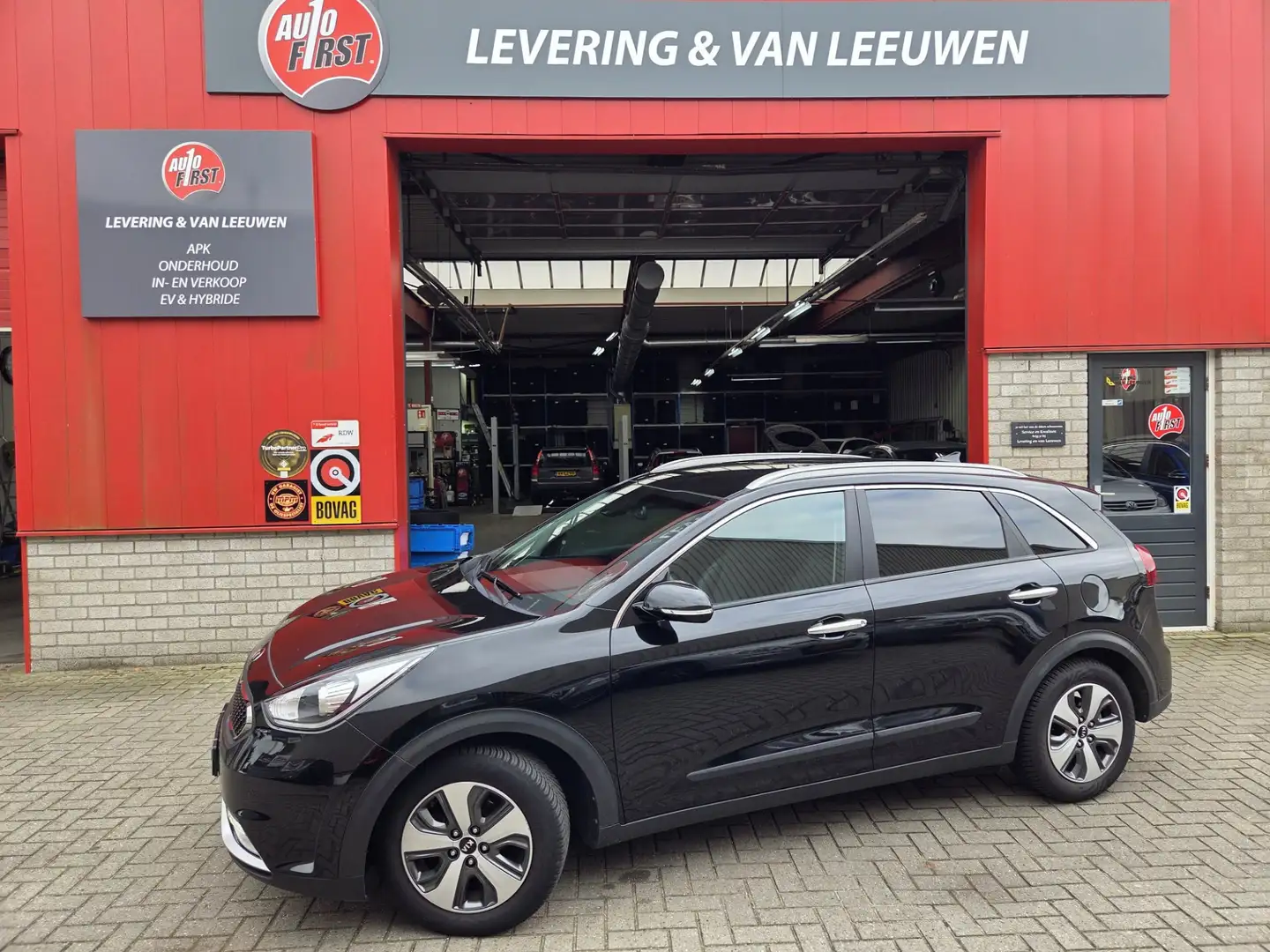 Kia Niro 1.6 GDi Hybrid First Edition Trekhaak/ Apple Carpl Zwart - 1